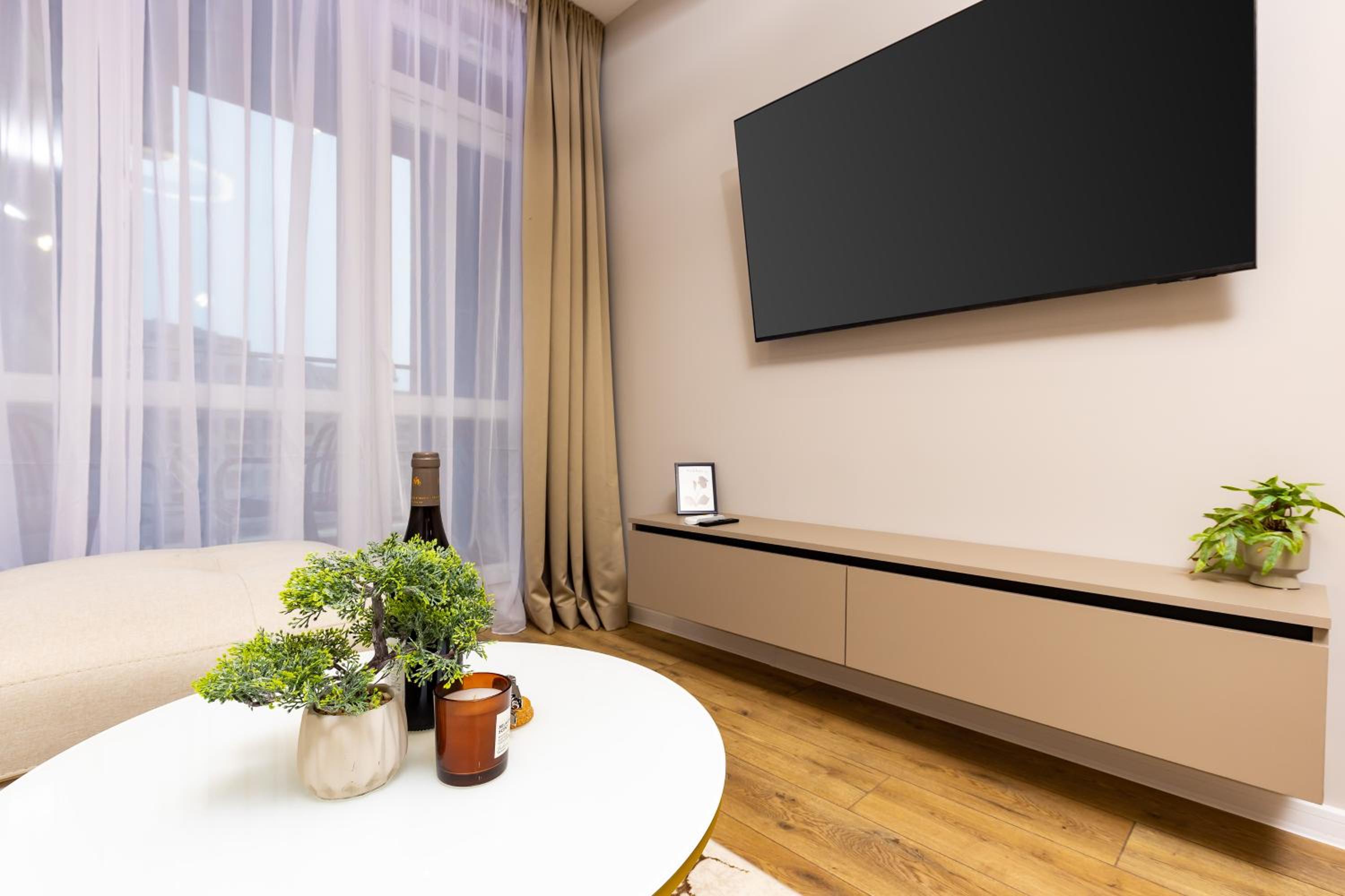 1BR Modern and Cozy Apartment with Free Street Parking