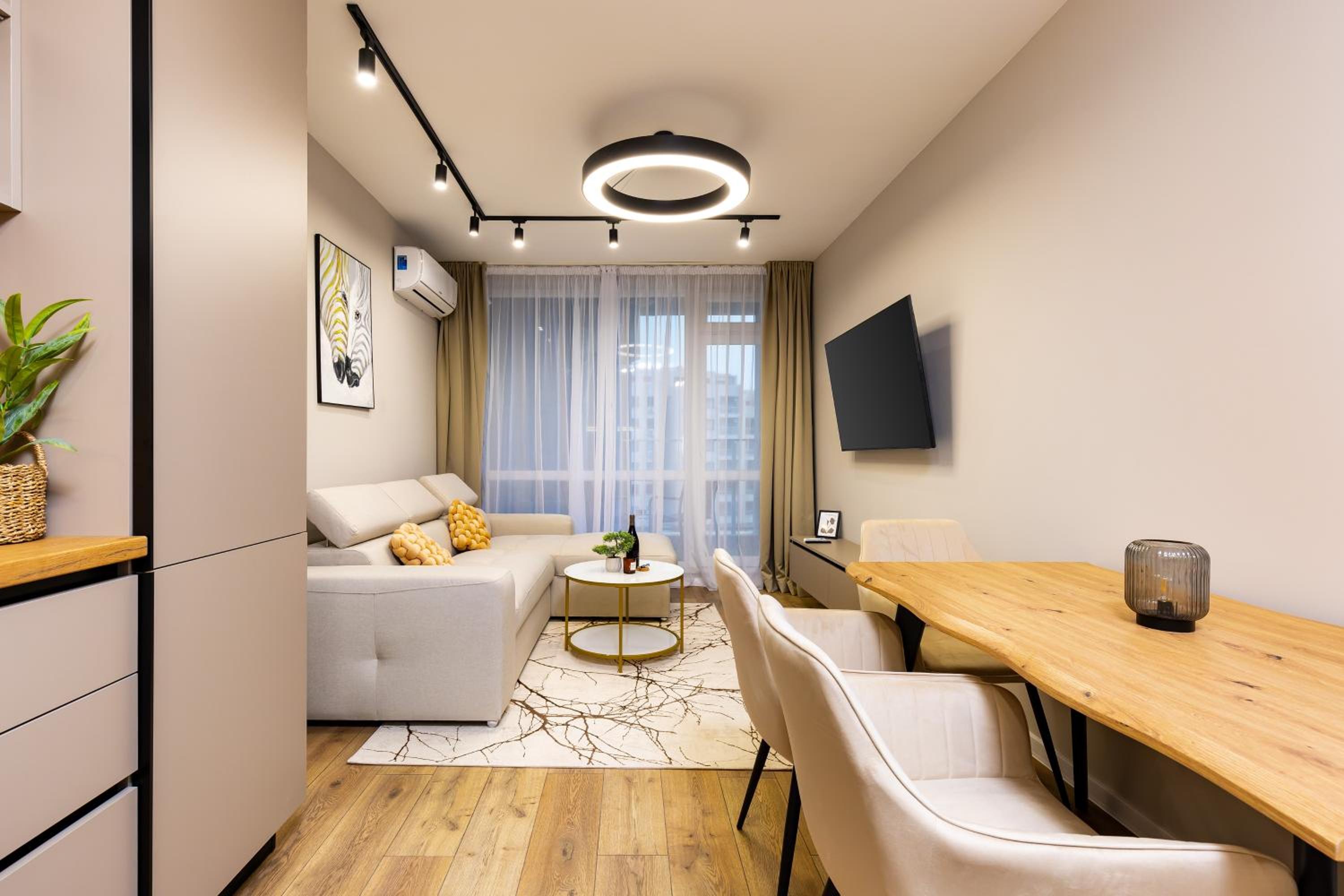 1BR Modern and Cozy Apartment with Free Street Parking
