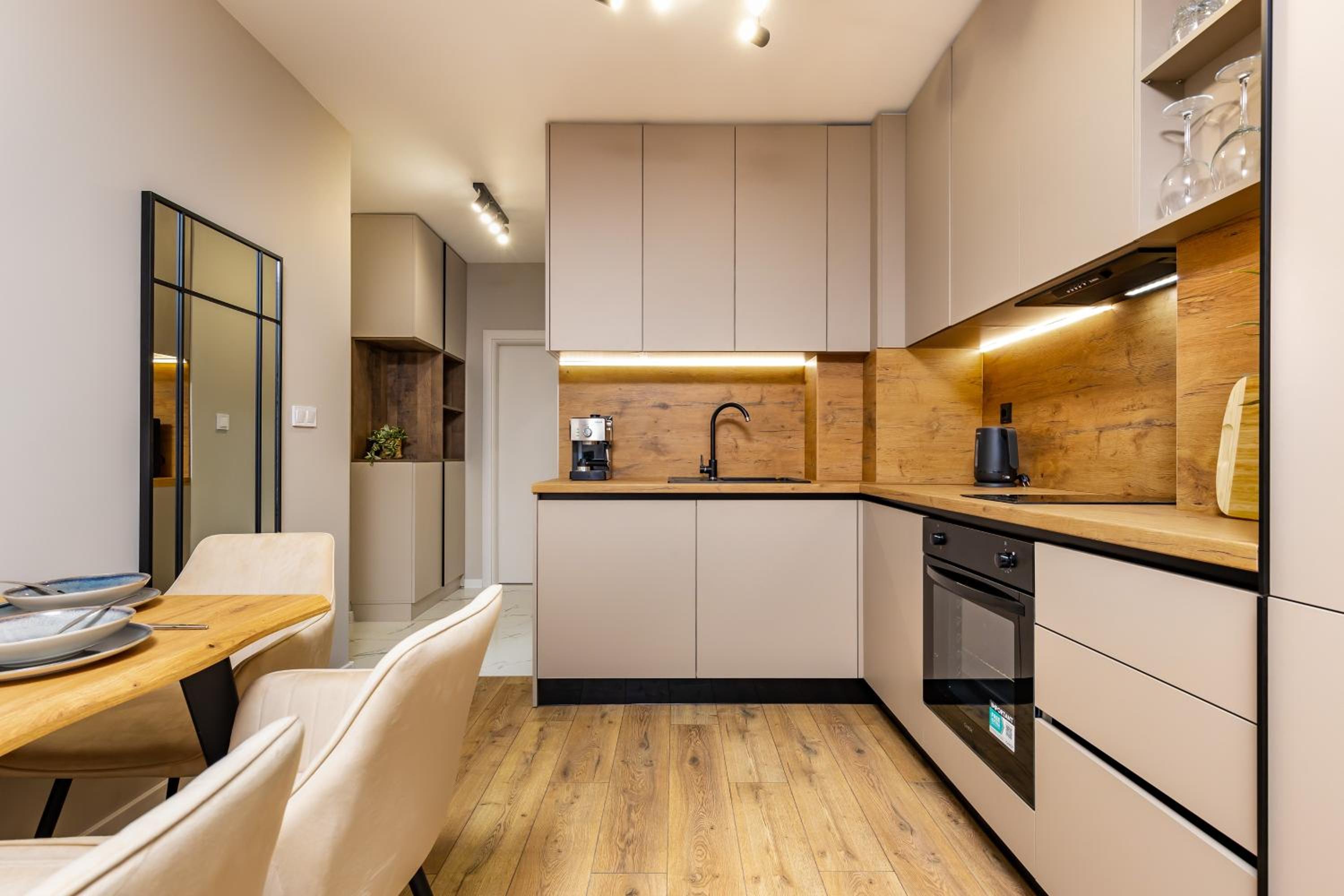 1BR Modern and Cozy Apartment with Free Street Parking