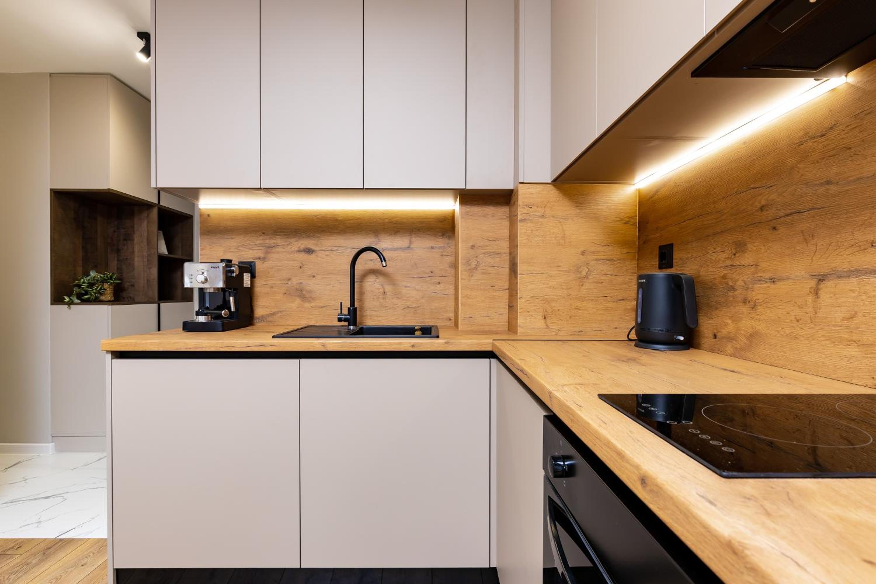 1BR Modern and Cozy Apartment with Free Street Parking