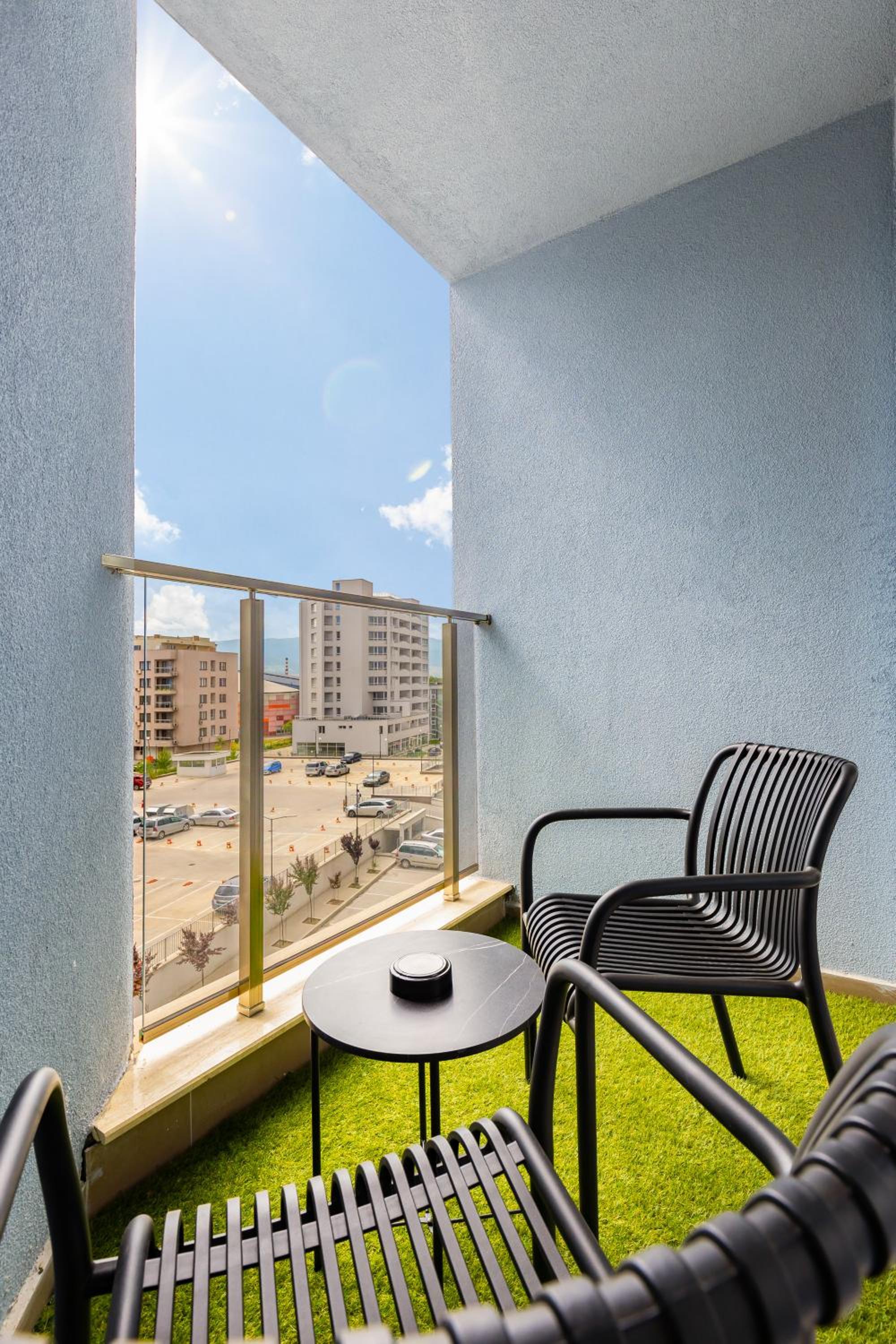 1BR Modern and Cozy Apartment with Free Street Parking
