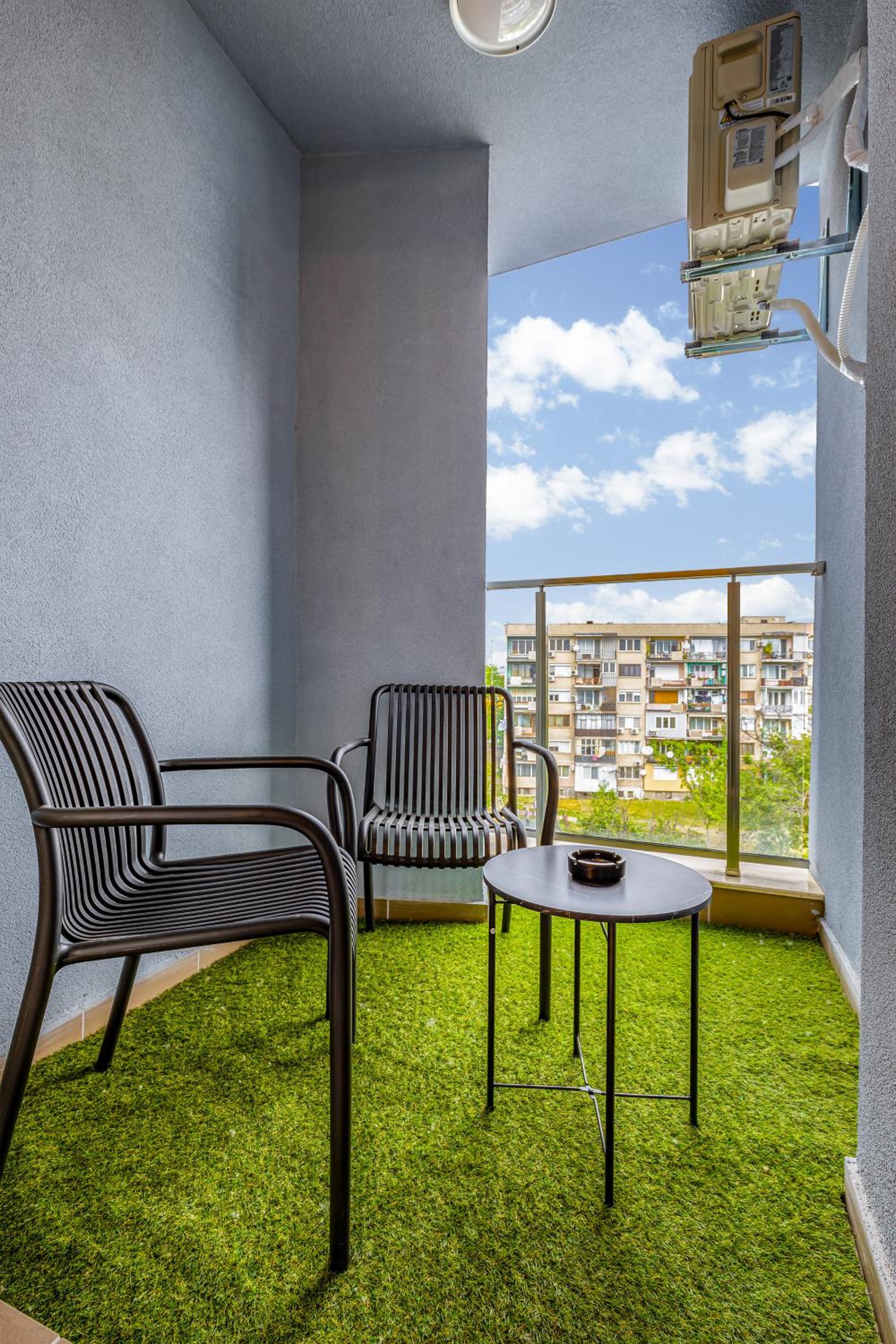 1BR Modern and Cozy Apartment with Free Street Parking