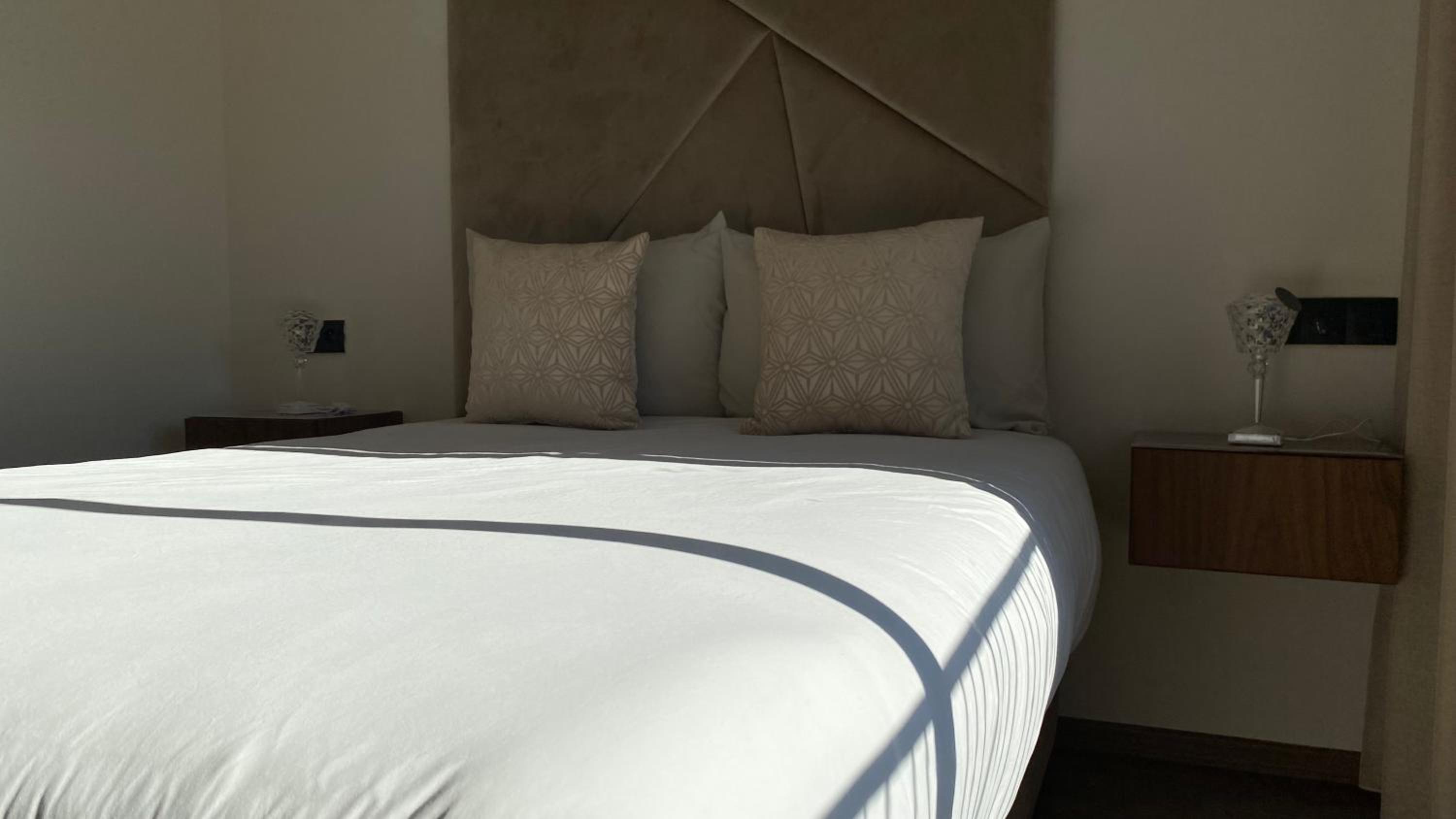 Modern & Fully equipped 1BDR Flats in Palmiers Central Casablanca with Terrace & Parking