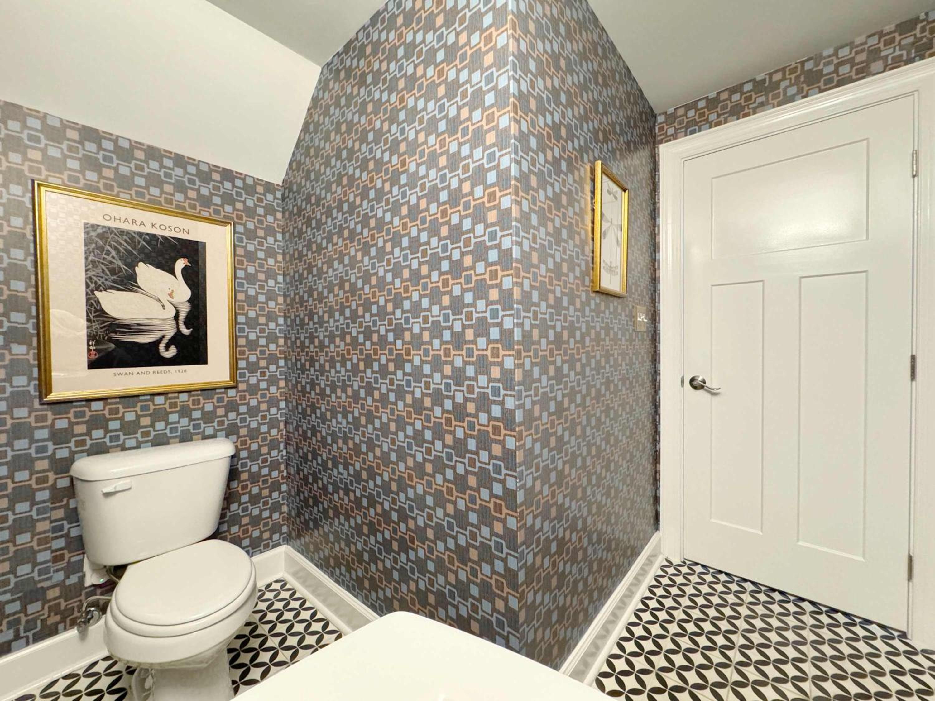Classy 3-Story Downtown Apt - Great Location