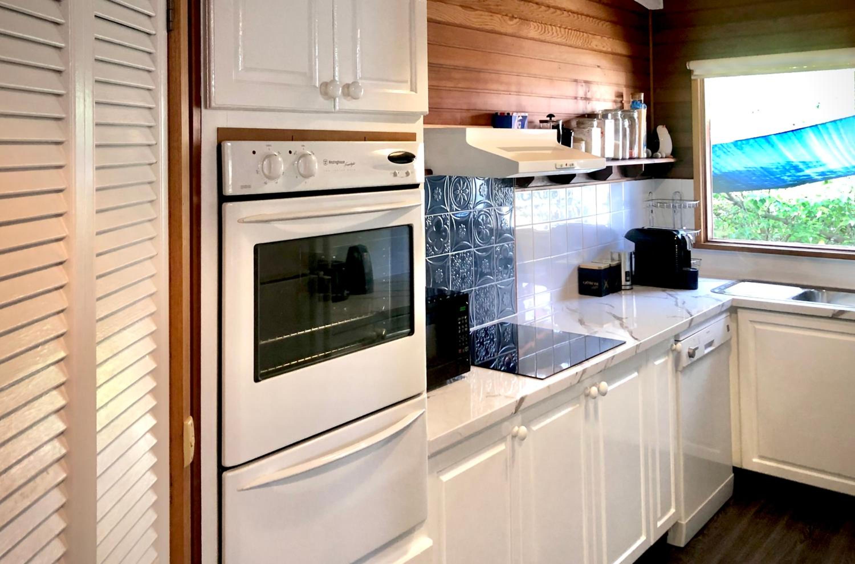 Anchorage Cottage Ventnor, Phillip Island - pet friendly, free WiFi, linen included