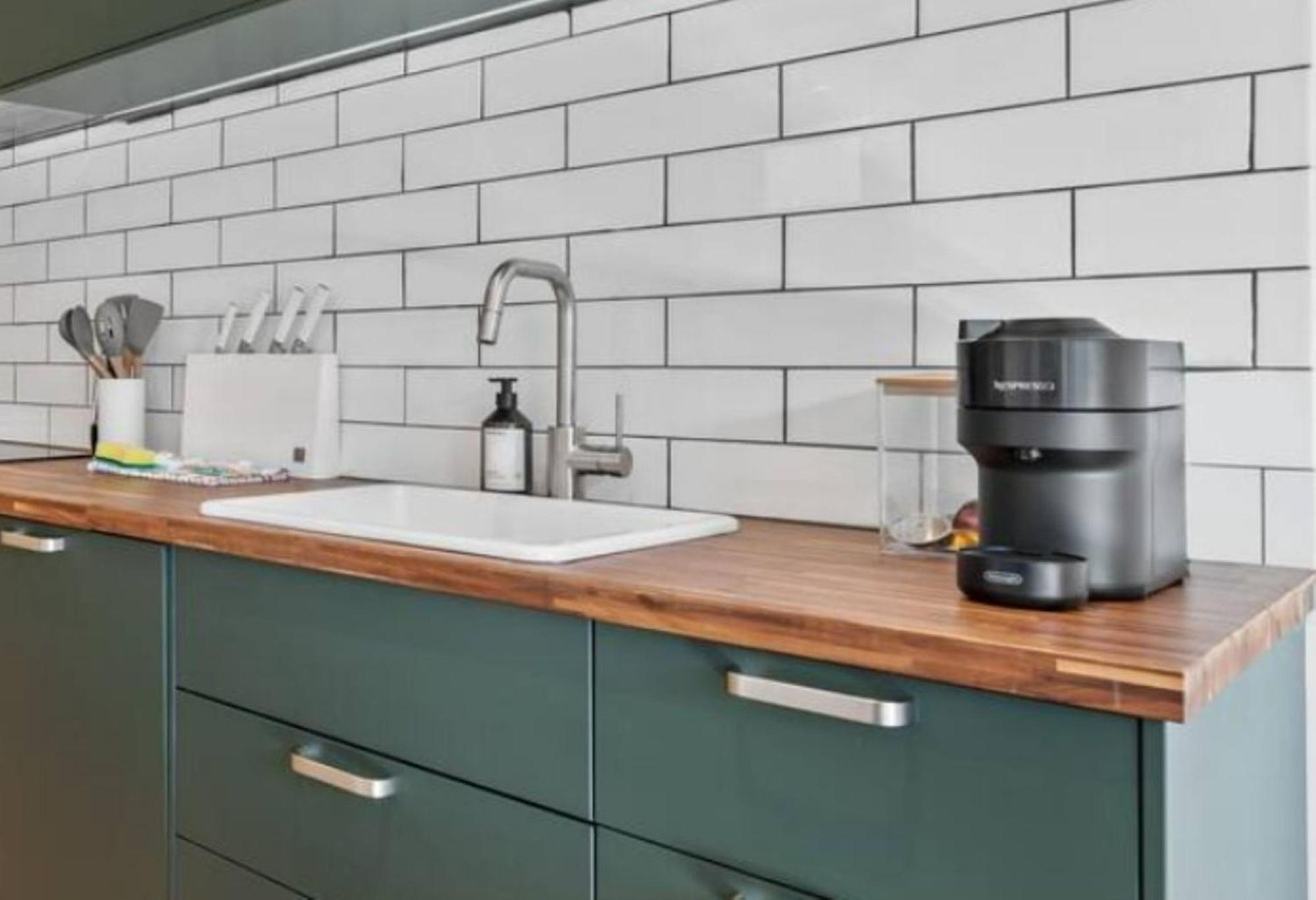 Chic 2-Bed Apartment in Vibrant St Kilda
