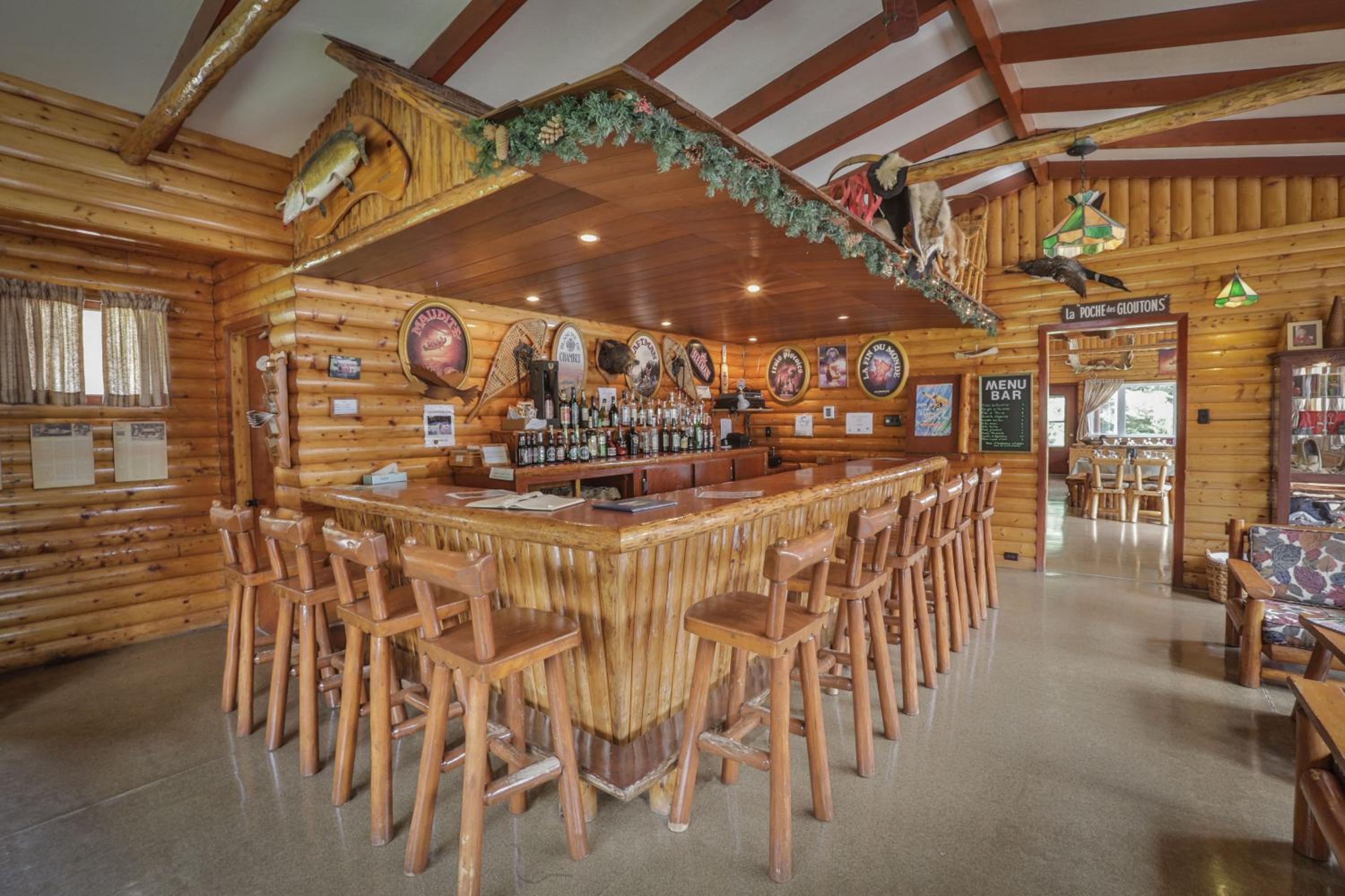 Kan-à-Mouche Pourvoirie Auberge et Chalets