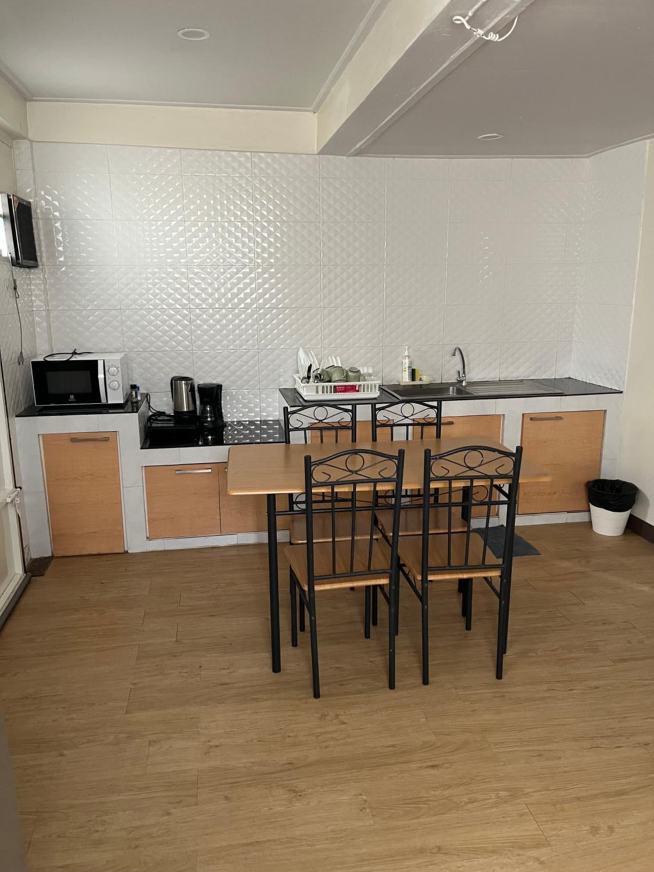 GM7 - Private House Downtown 2mins walk to metro