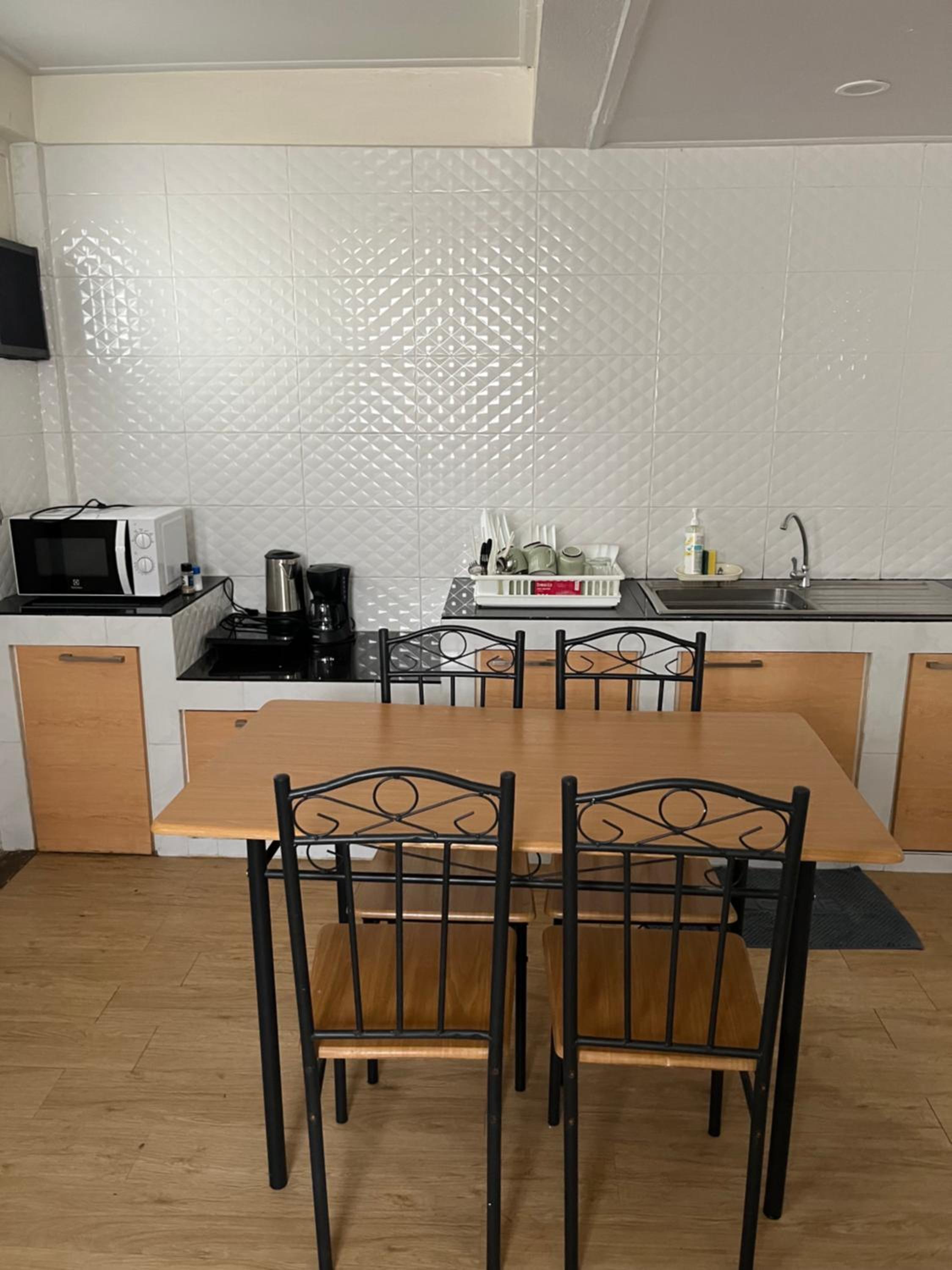 GM7 - Private House Downtown 2mins walk to metro