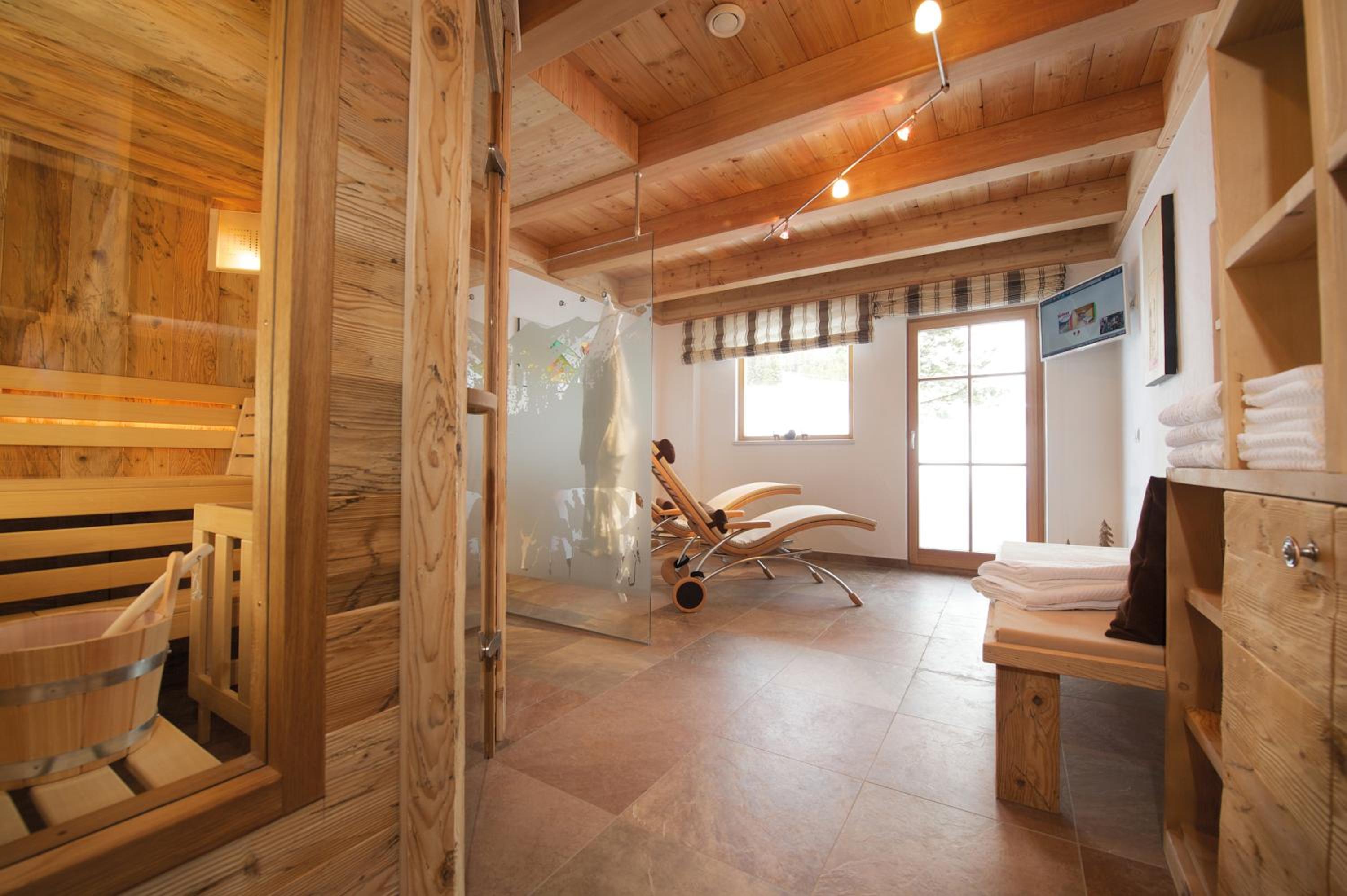 Wallegg Lodge - Alpine Premium Chalet - Ski In-Ski Out - Real Alpine Location Saalbach