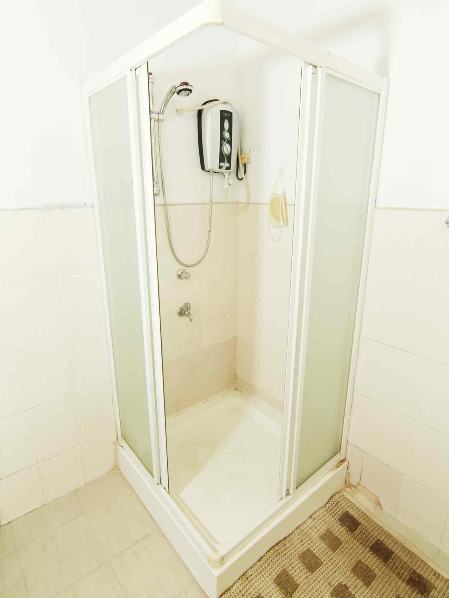 2in1 Kandy Hostel