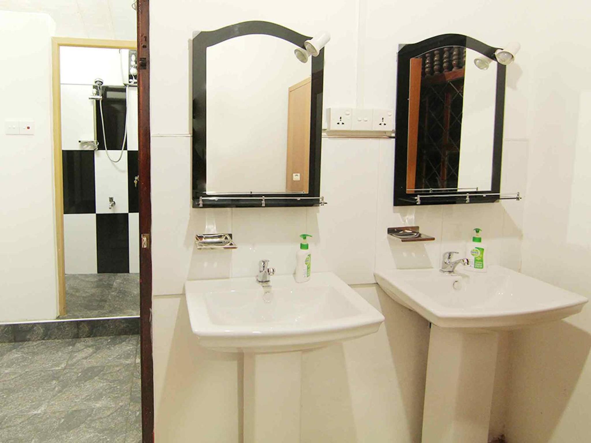 2in1 Kandy Hostel