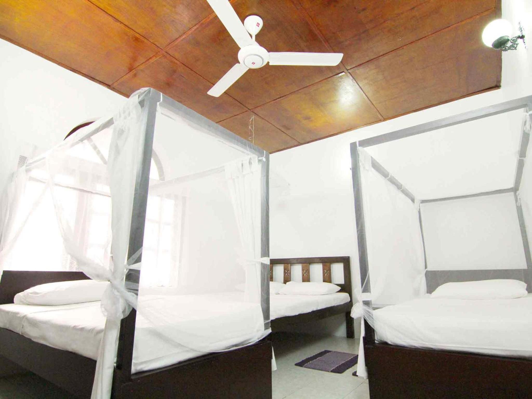 2in1 Kandy Hostel