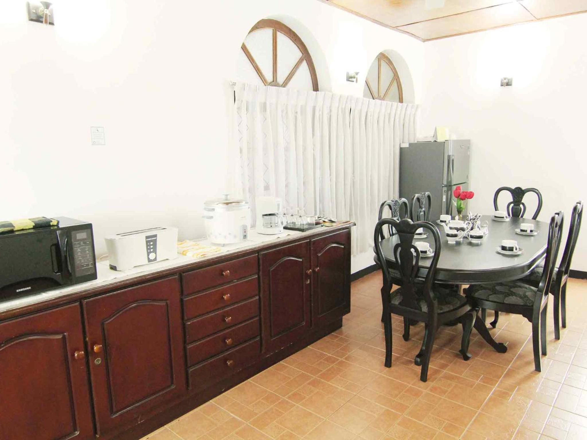 2in1 Kandy Hostel