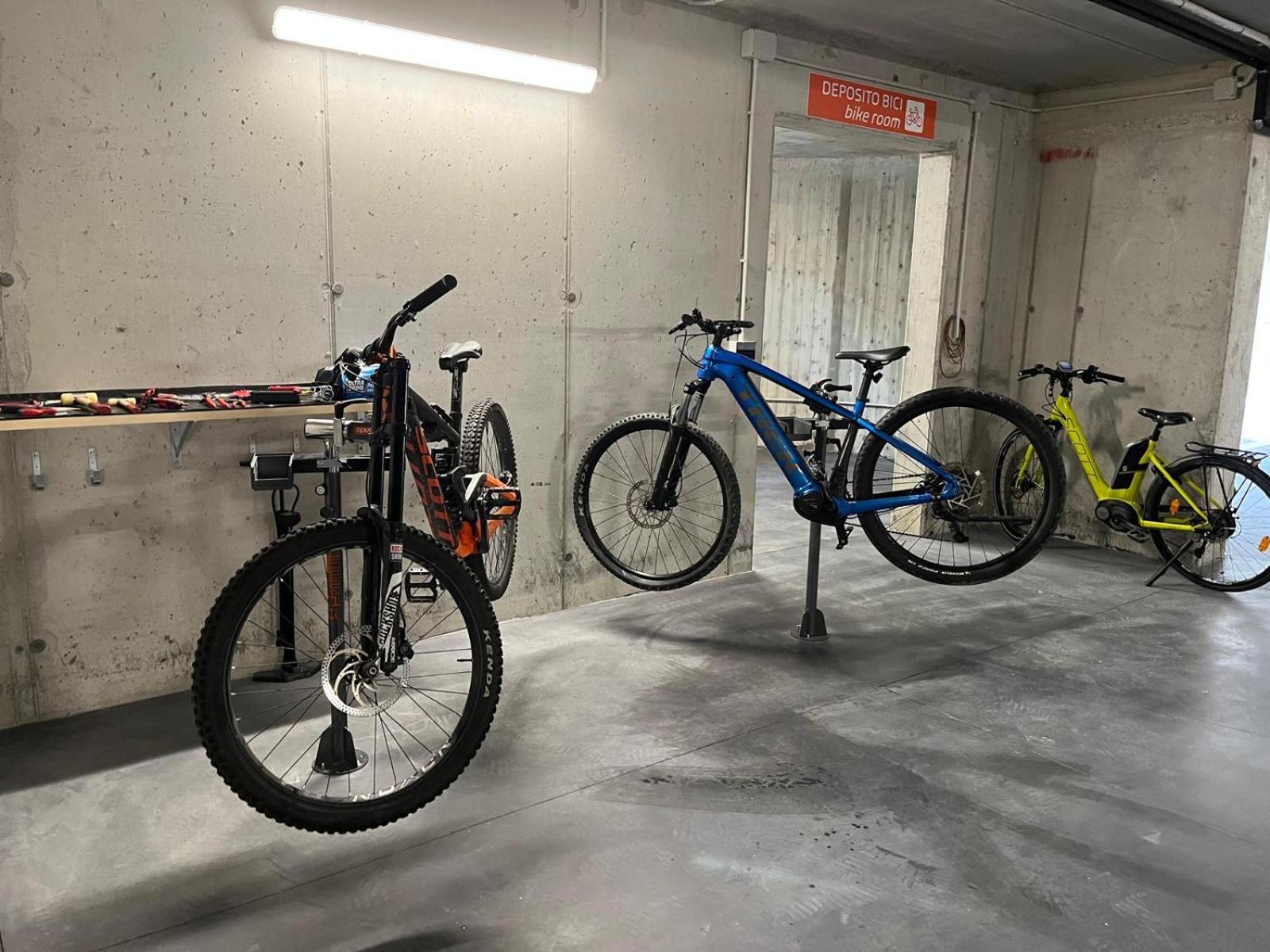 Family Bike Residence