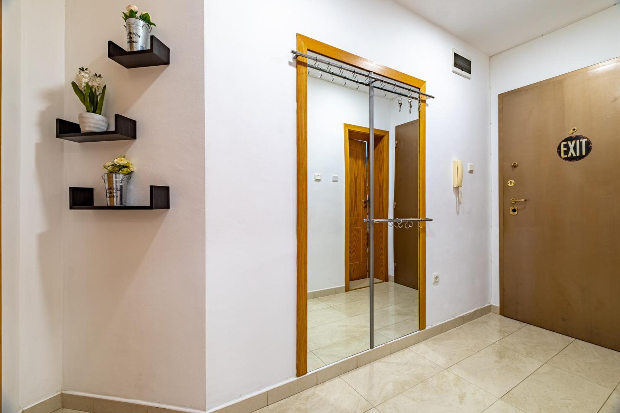 Sunny apartment in the center of Varna for 5Guests