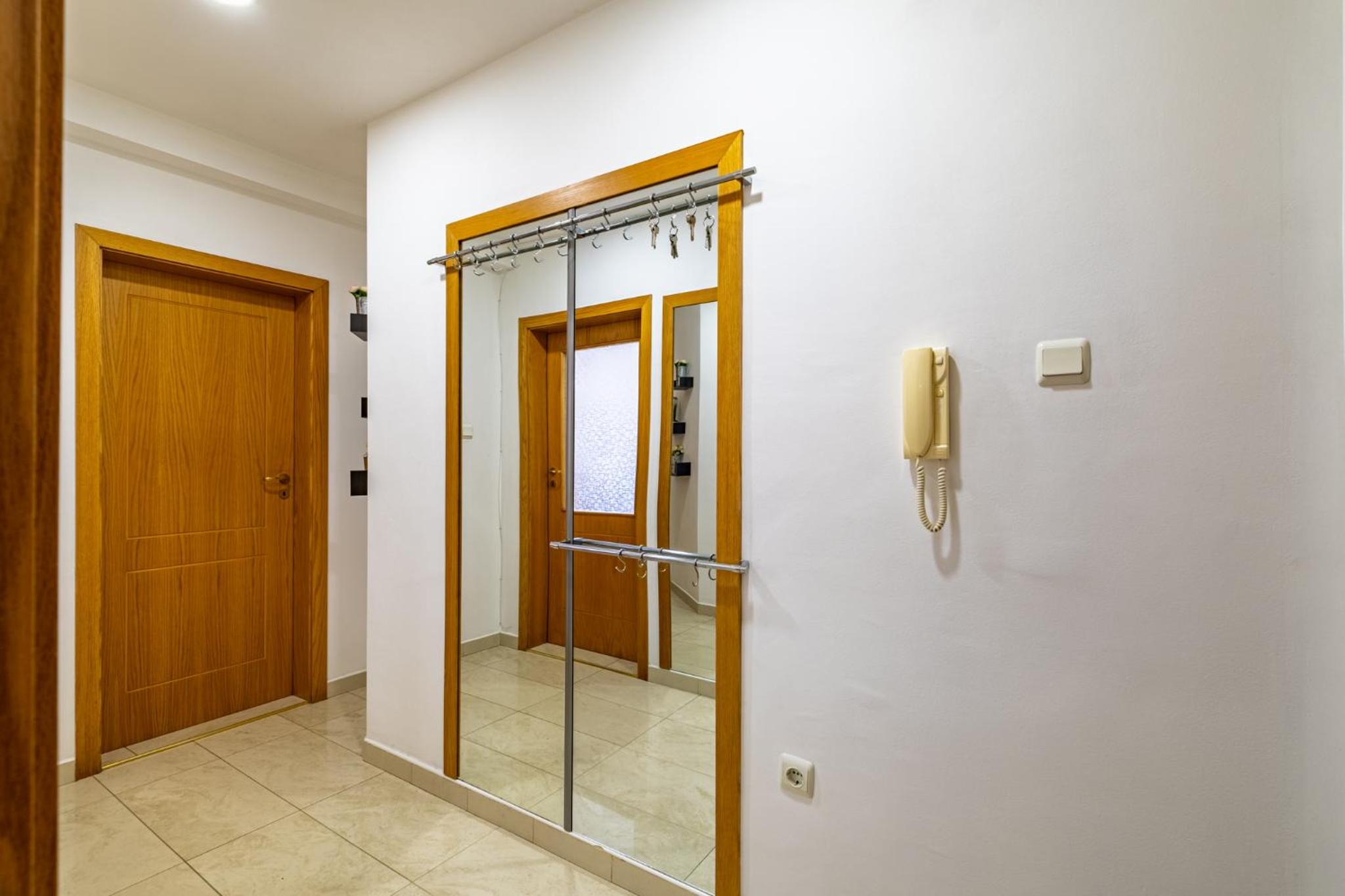 Sunny apartment in the center of Varna for 5Guests