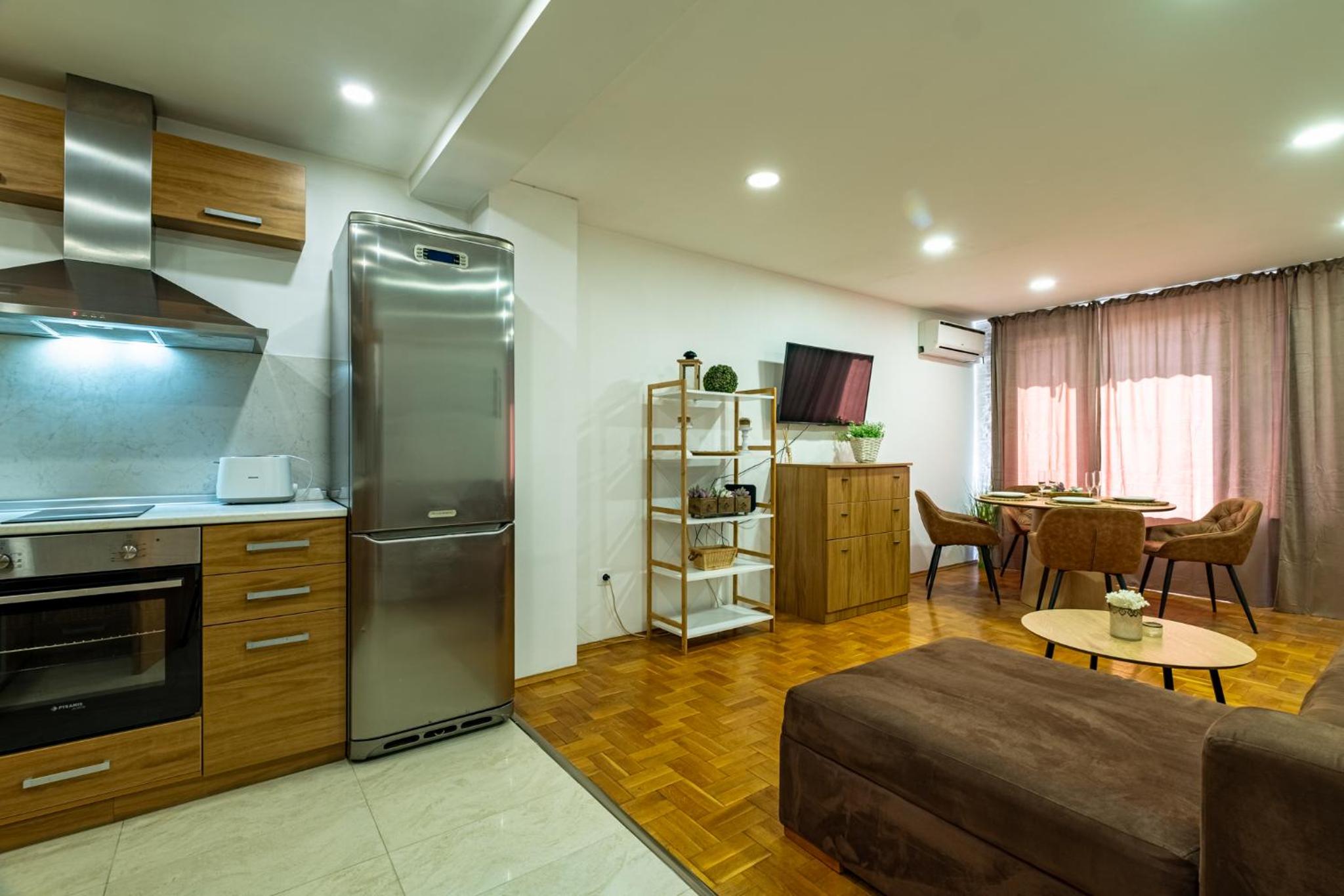 Sunny apartment in the center of Varna for 5Guests