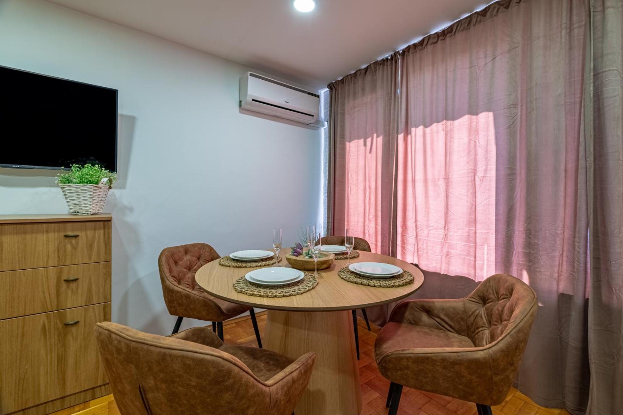 Sunny apartment in the center of Varna for 5Guests