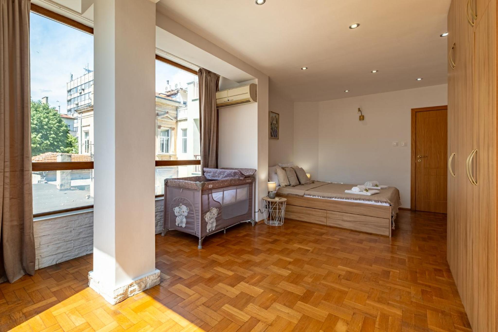 Sunny apartment in the center of Varna for 5Guests