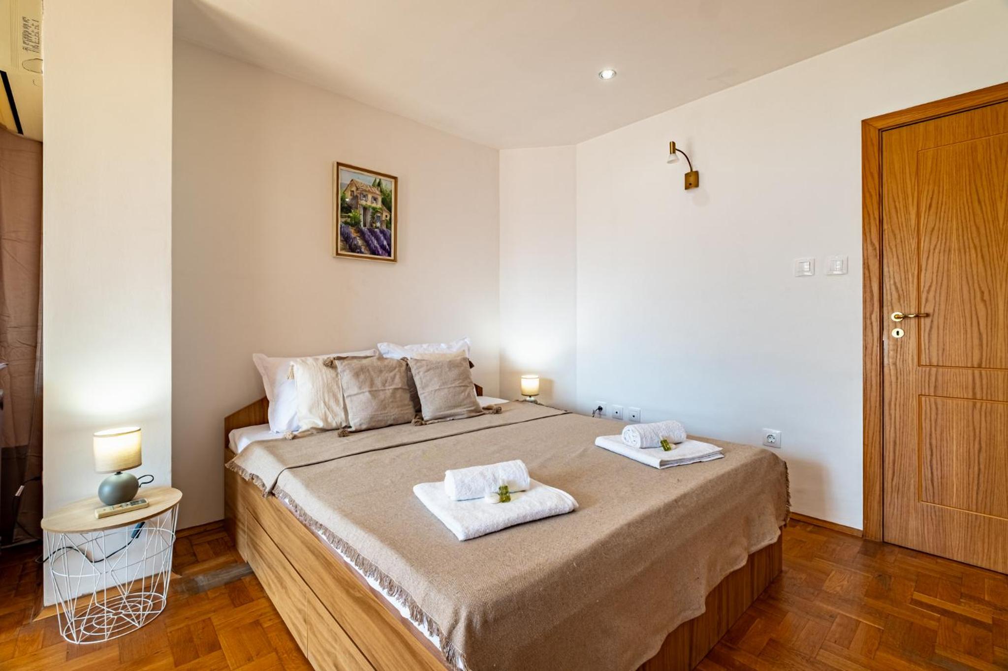 Sunny apartment in the center of Varna for 5Guests