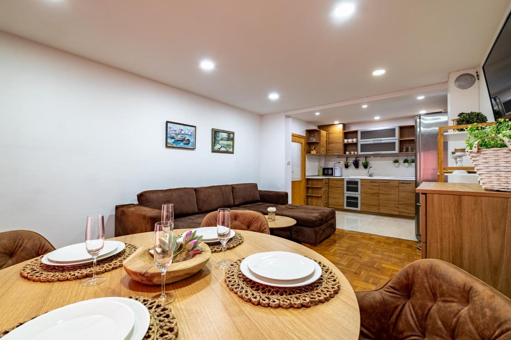 Sunny apartment in the center of Varna for 5Guests