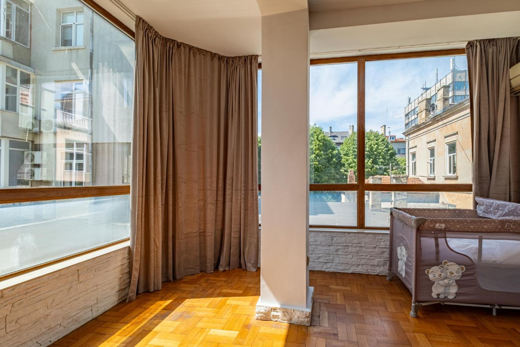 Sunny apartment in the center of Varna for 5Guests