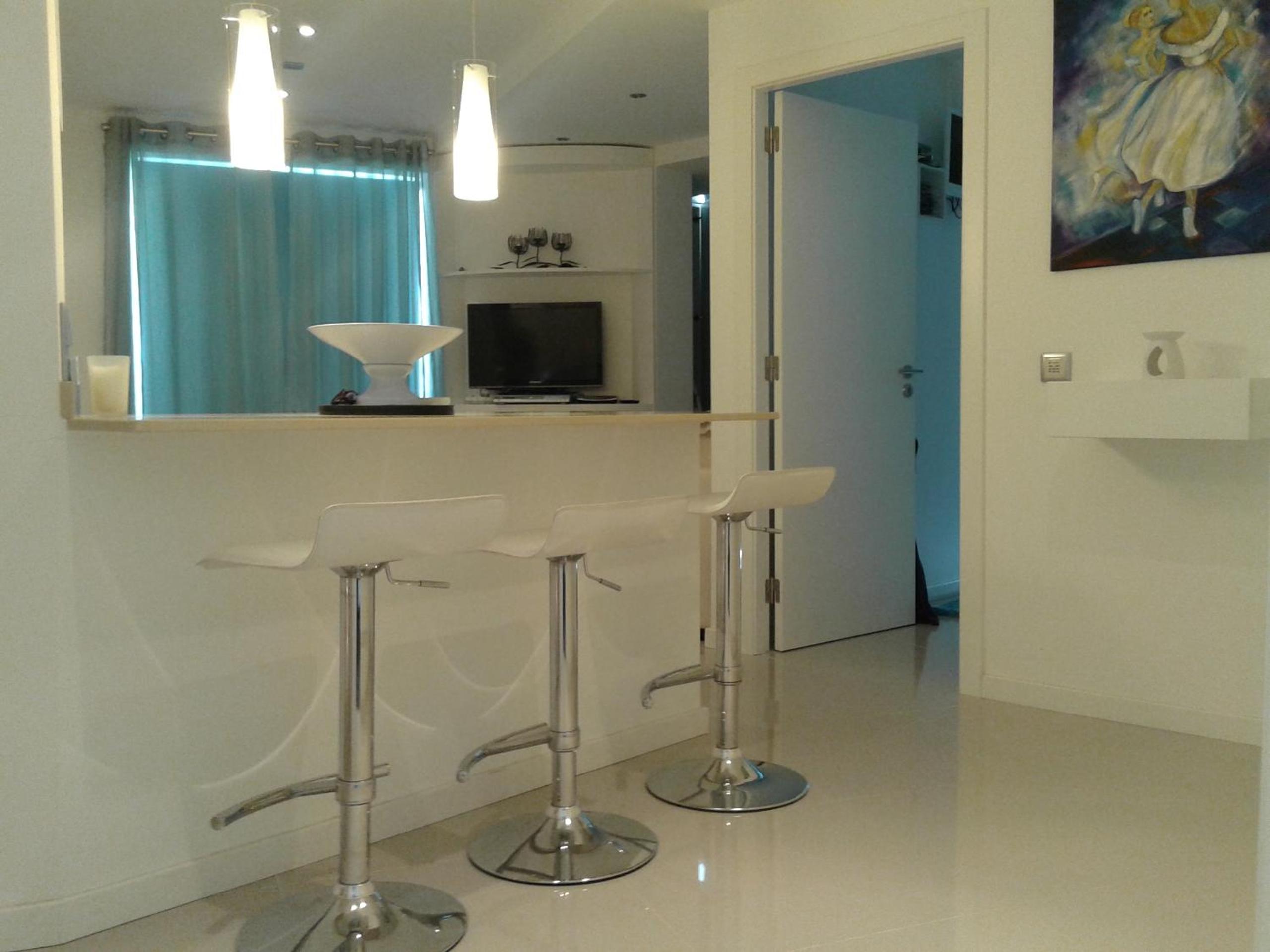 Bay View Apartments
