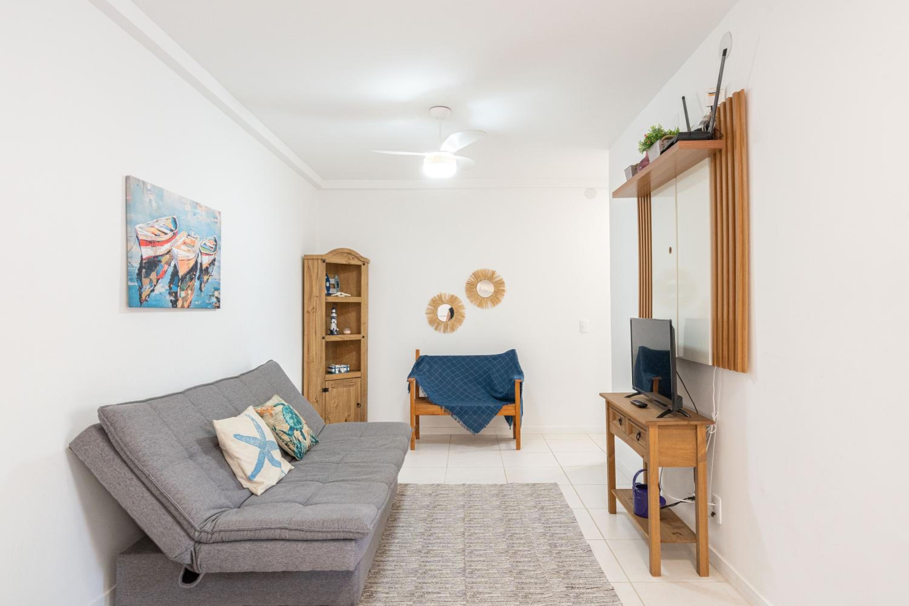 Apartamentos a 150 M DA PRAIA com SACADA, WI-FI, PISCINA, PORTARIA 24h, PLAYGROUND e vaga de GARAGEM