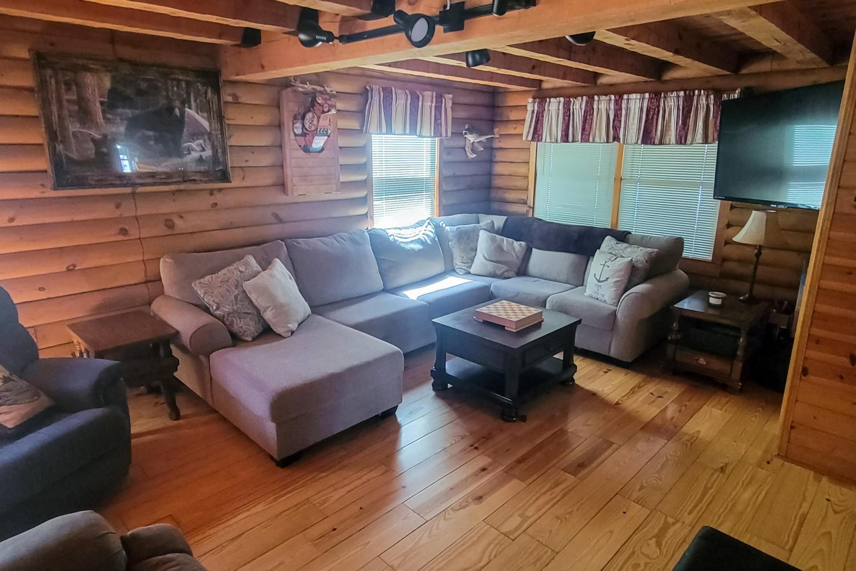 Private Dock and Game Room! Lake Hartwell Retreat