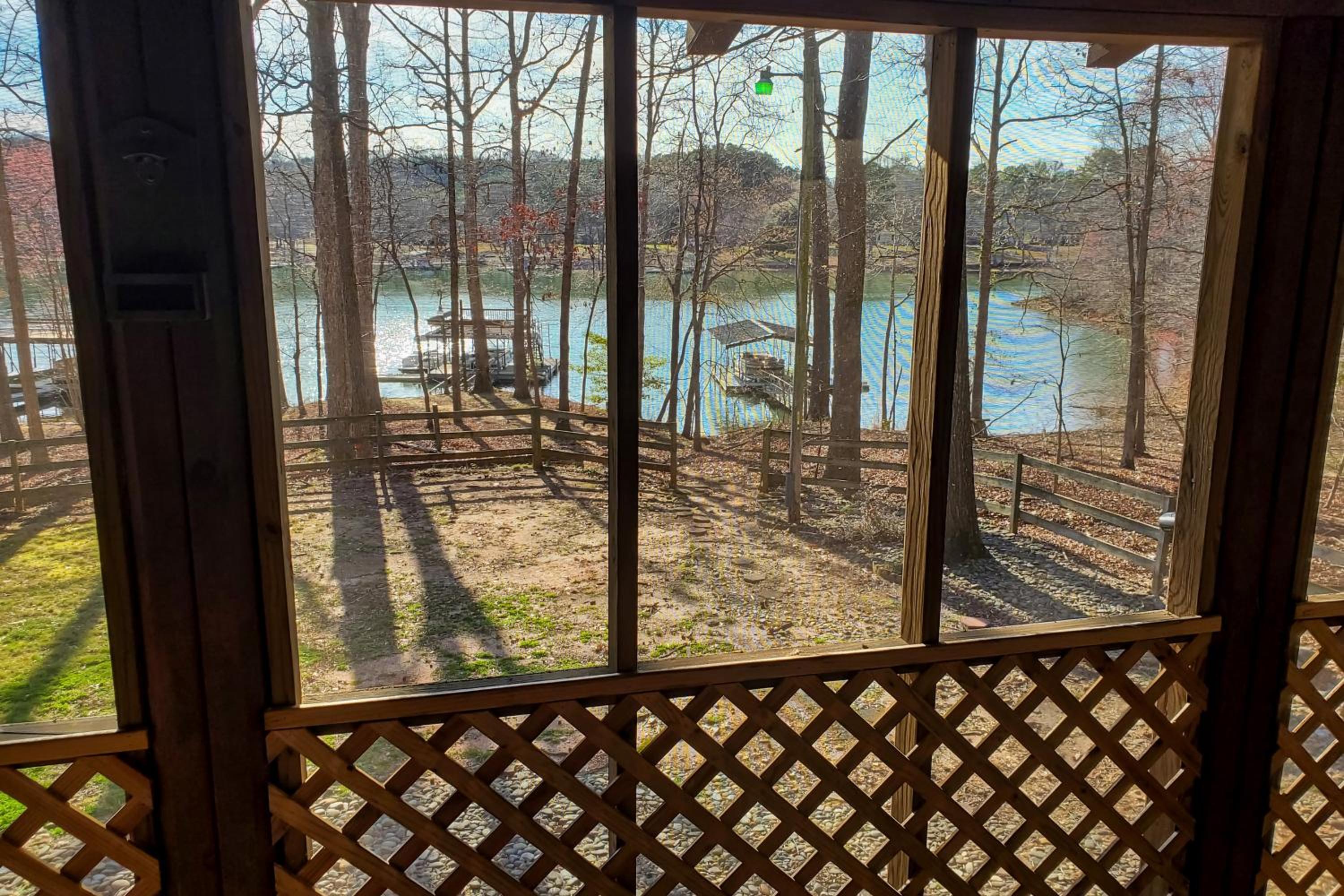 Private Dock and Game Room! Lake Hartwell Retreat