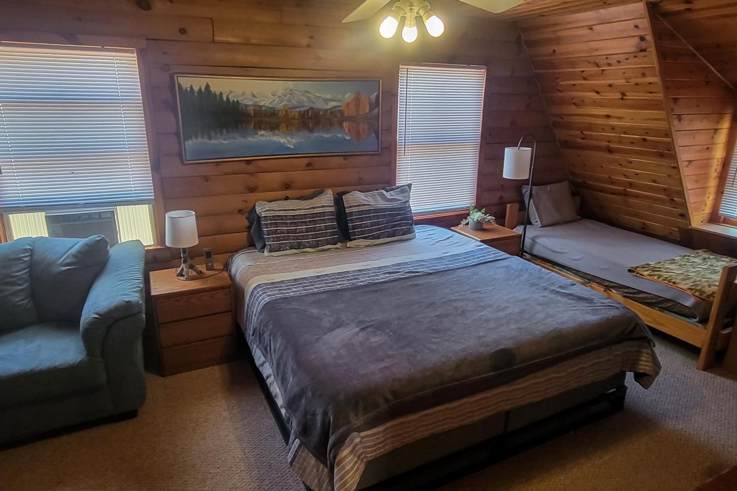 Private Dock and Game Room! Lake Hartwell Retreat
