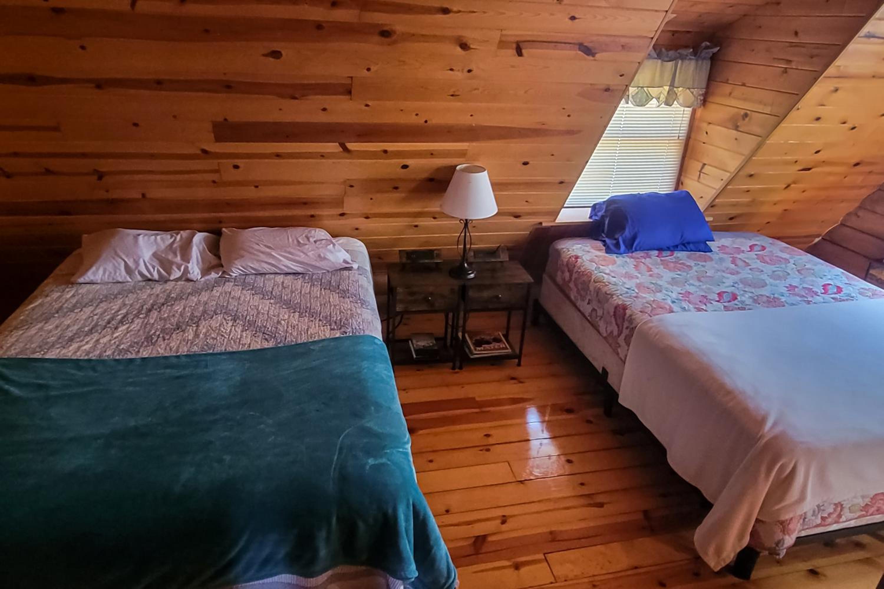 Private Dock and Game Room! Lake Hartwell Retreat