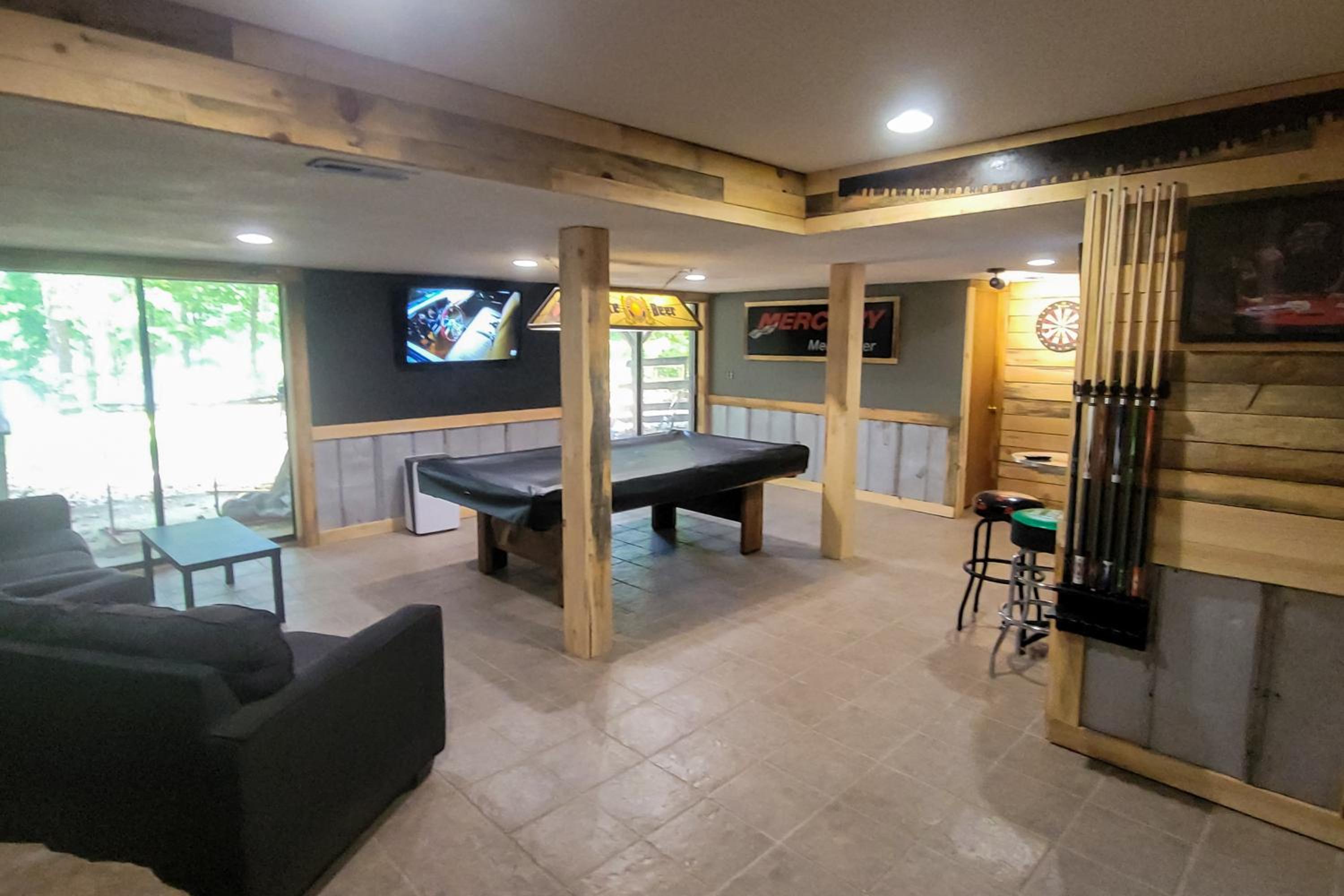 Private Dock and Game Room! Lake Hartwell Retreat
