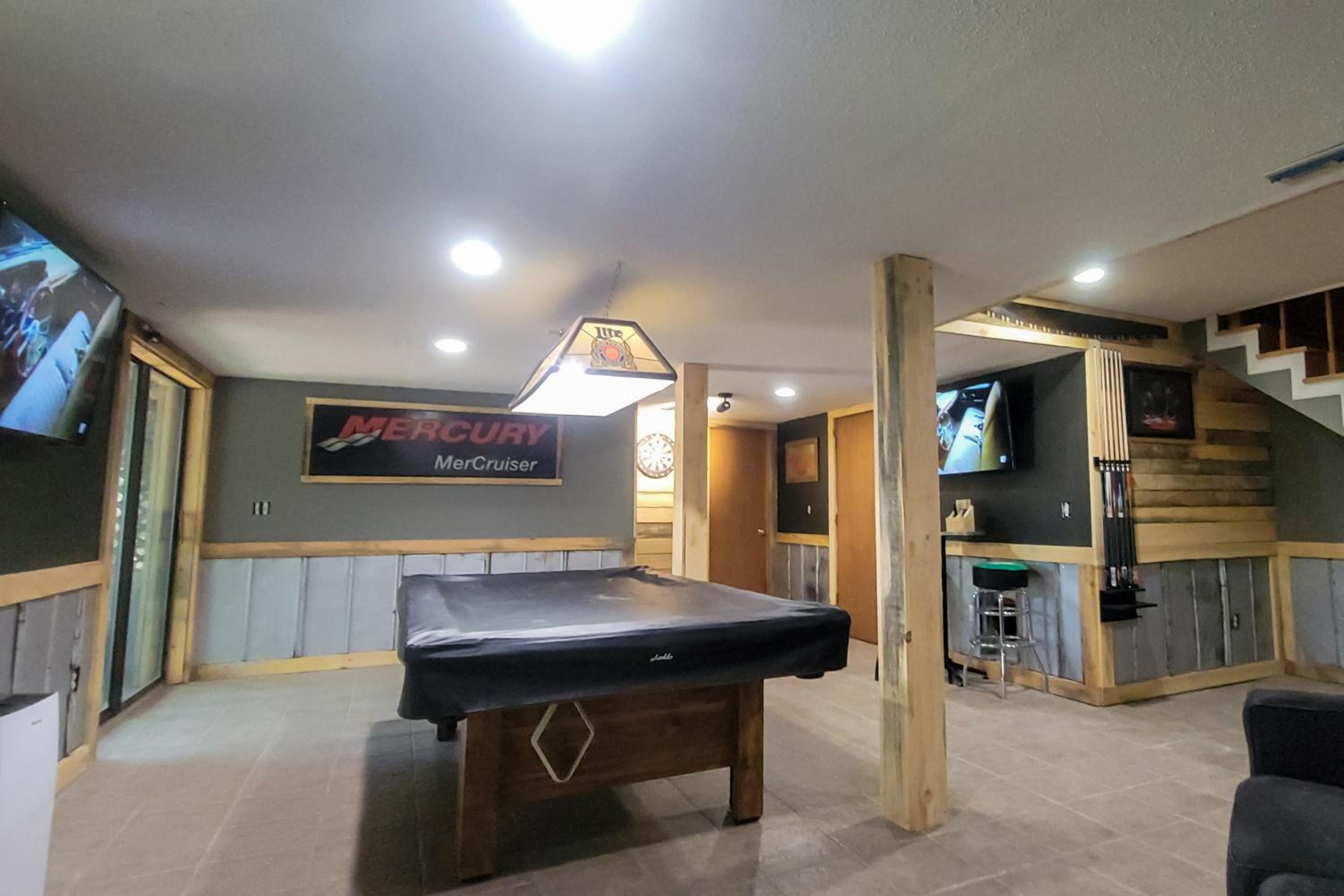 Private Dock and Game Room! Lake Hartwell Retreat