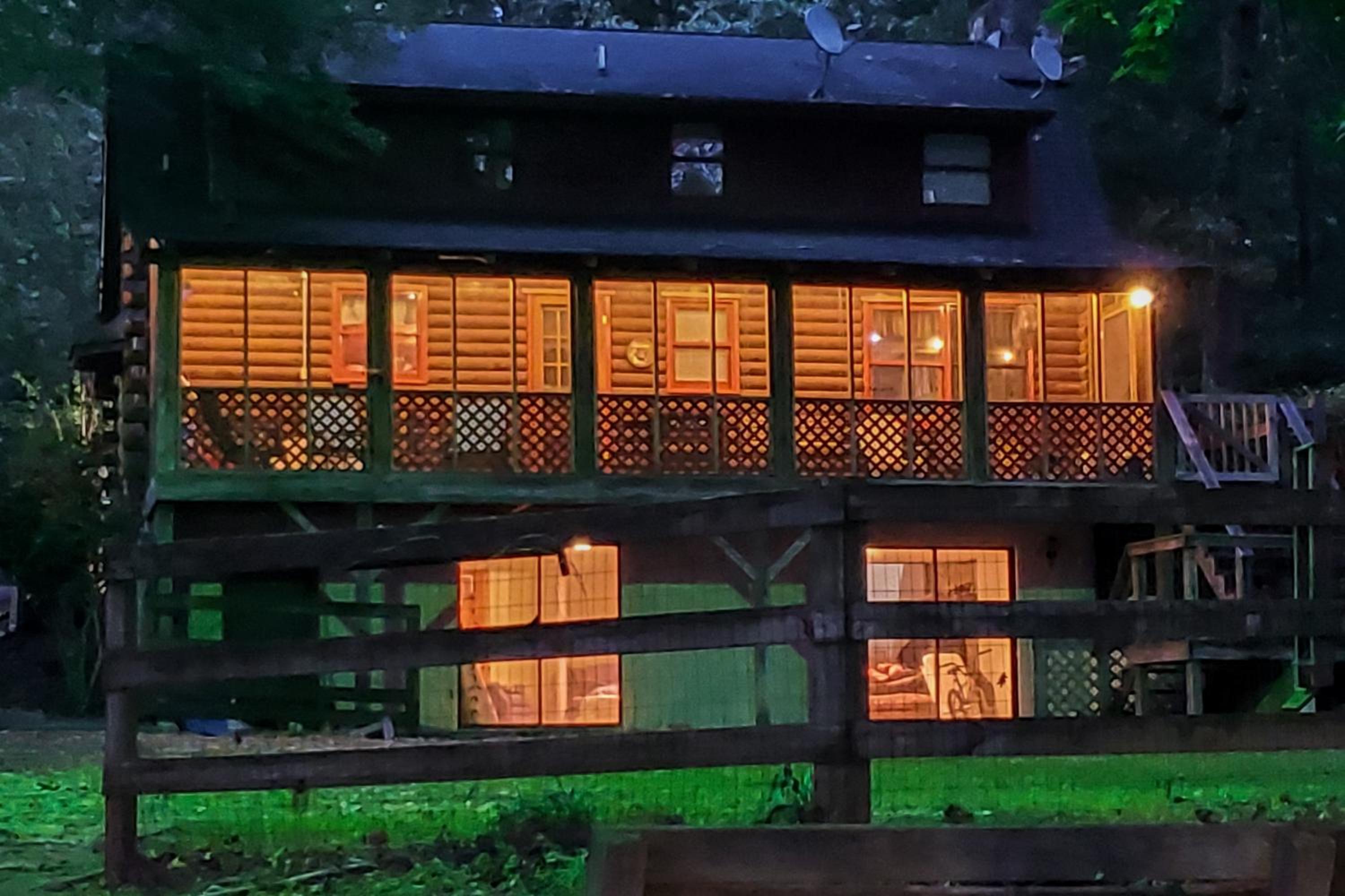 Private Dock and Game Room! Lake Hartwell Retreat