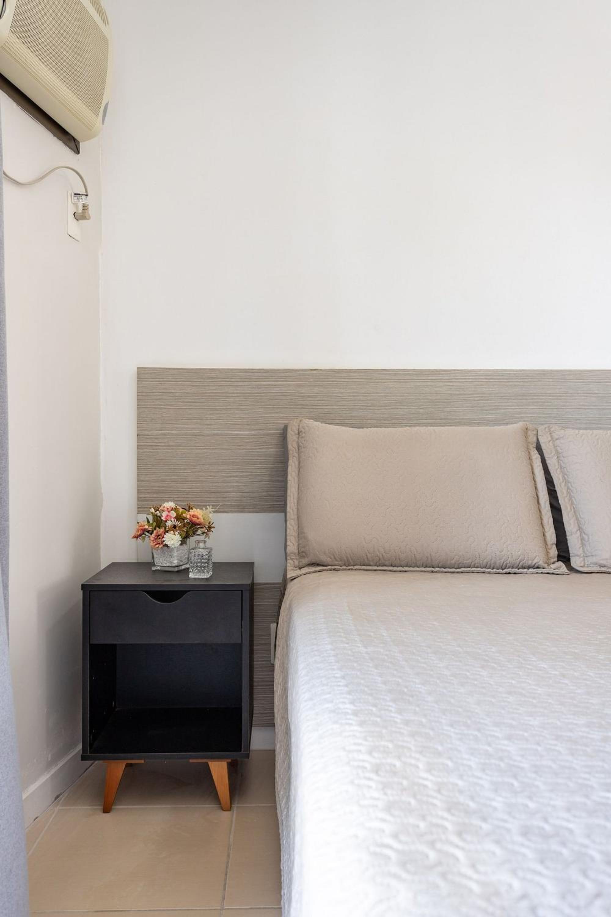 Suite, 2quartos, cozinha completa, varandão, 2 vagas de garagem
