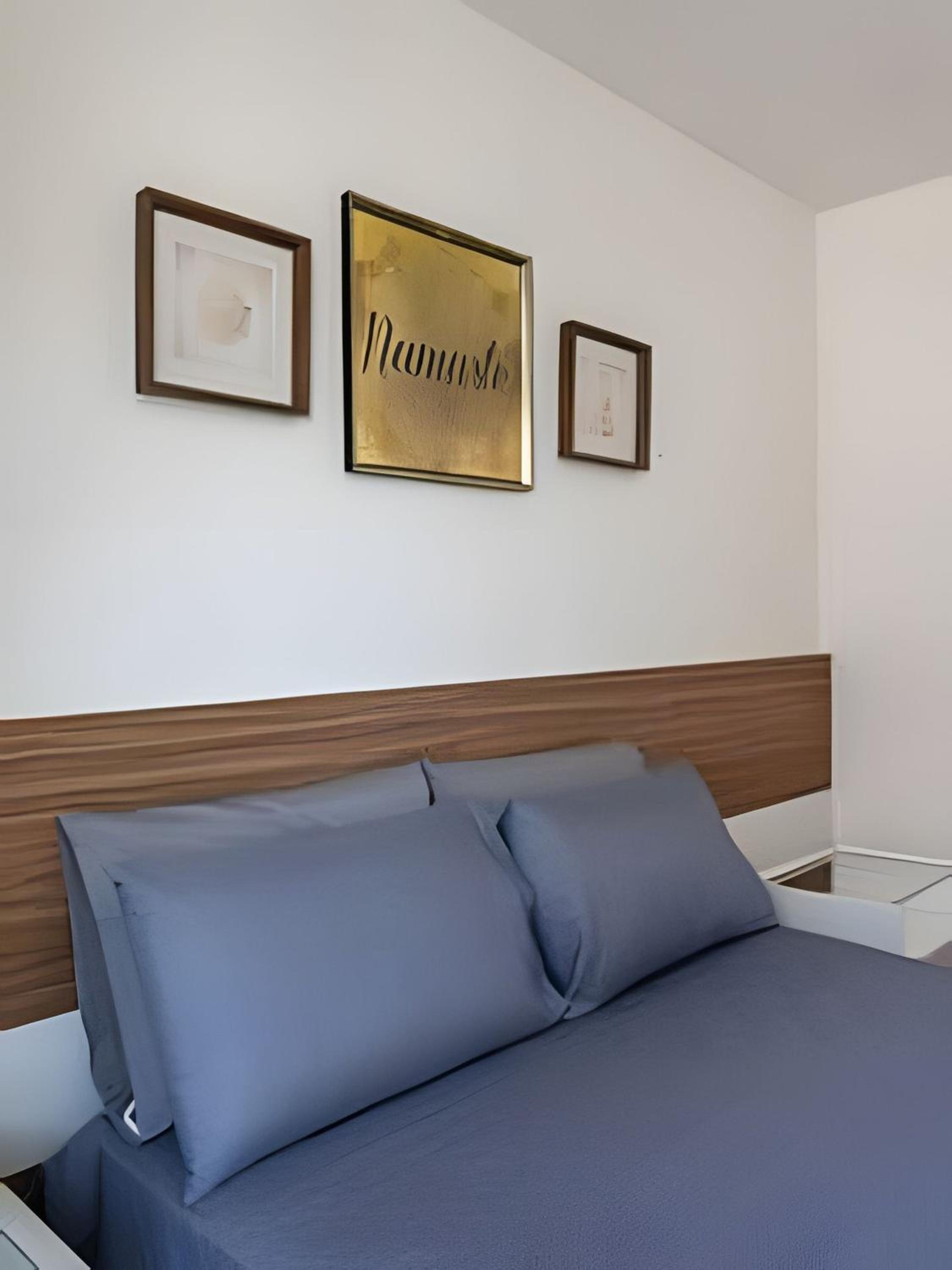 Suite, 2quartos, cozinha completa, varandão, 2 vagas de garagem