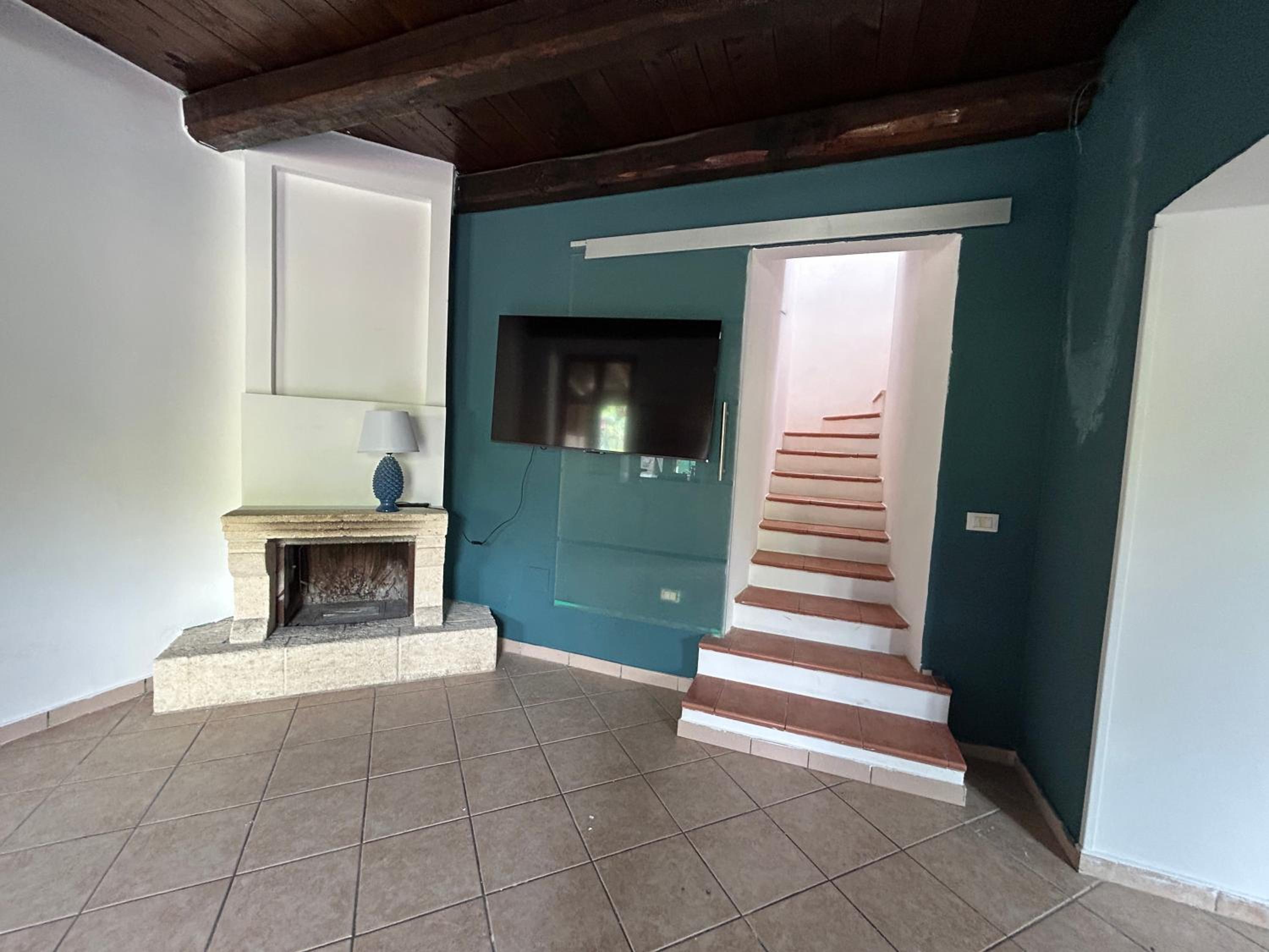 Grande appartamento in casale ristrutturato