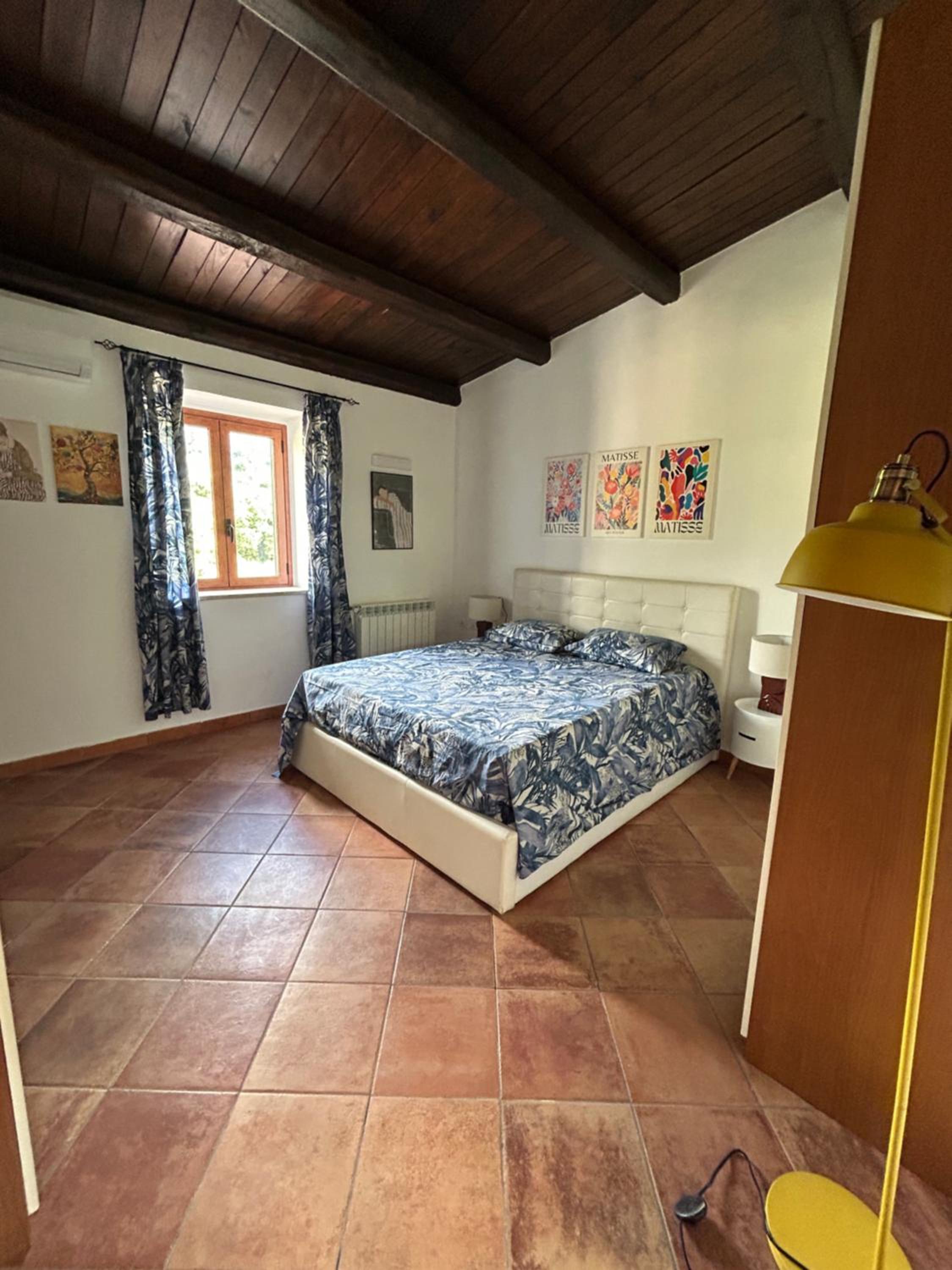 Grande appartamento in casale ristrutturato