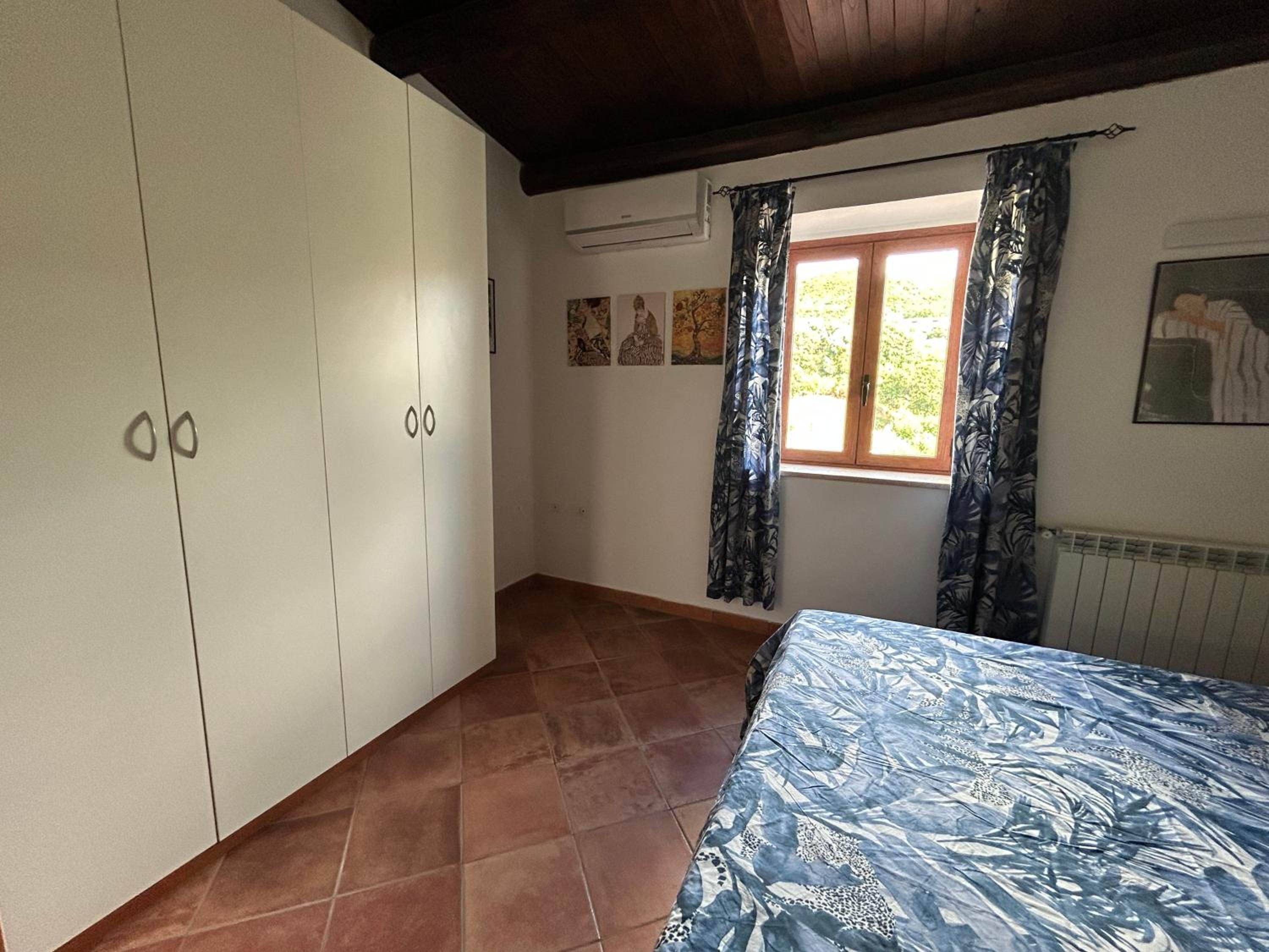 Grande appartamento in casale ristrutturato