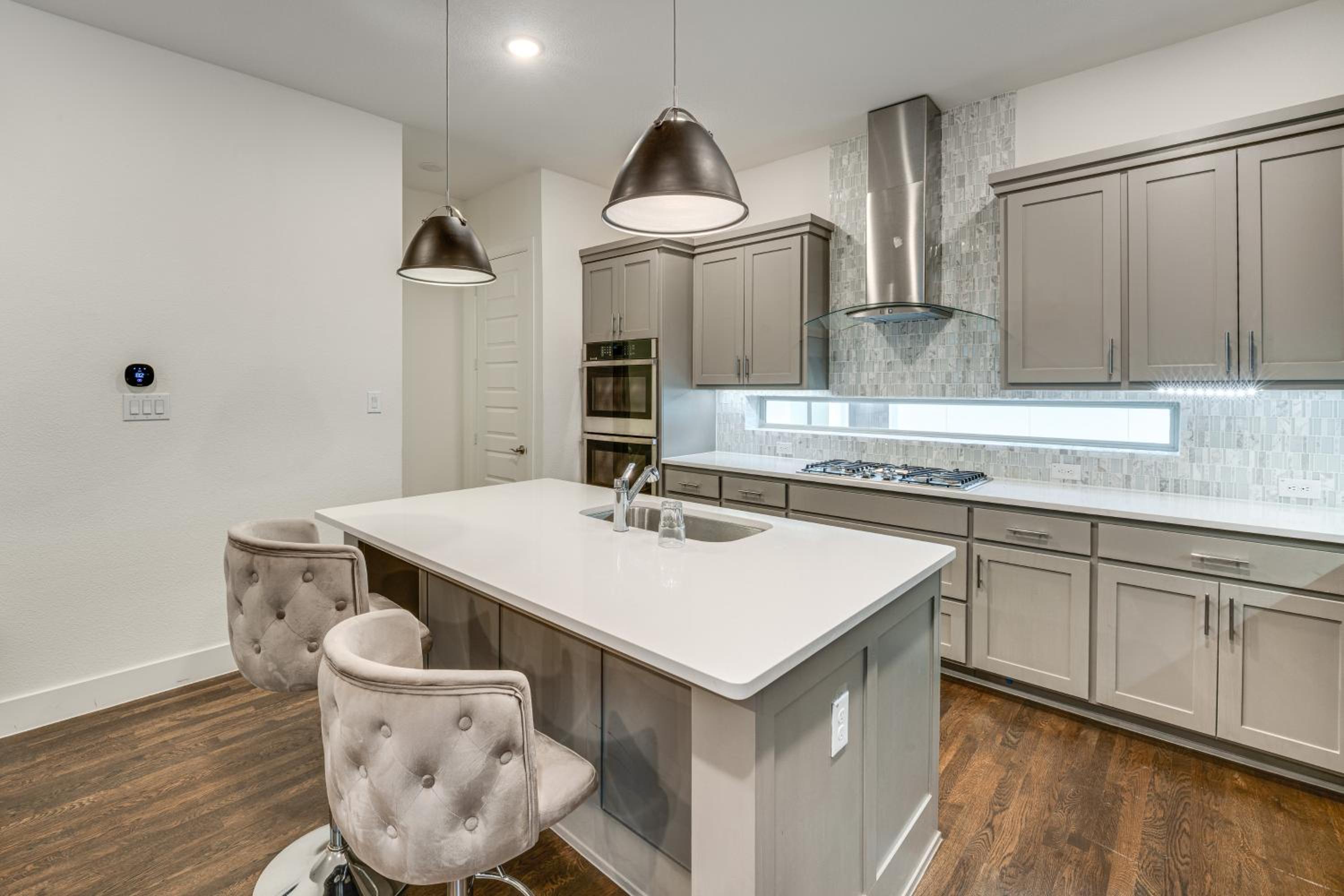 10 Mi to Dtwn Dallas Sleek Retreat with Balcony