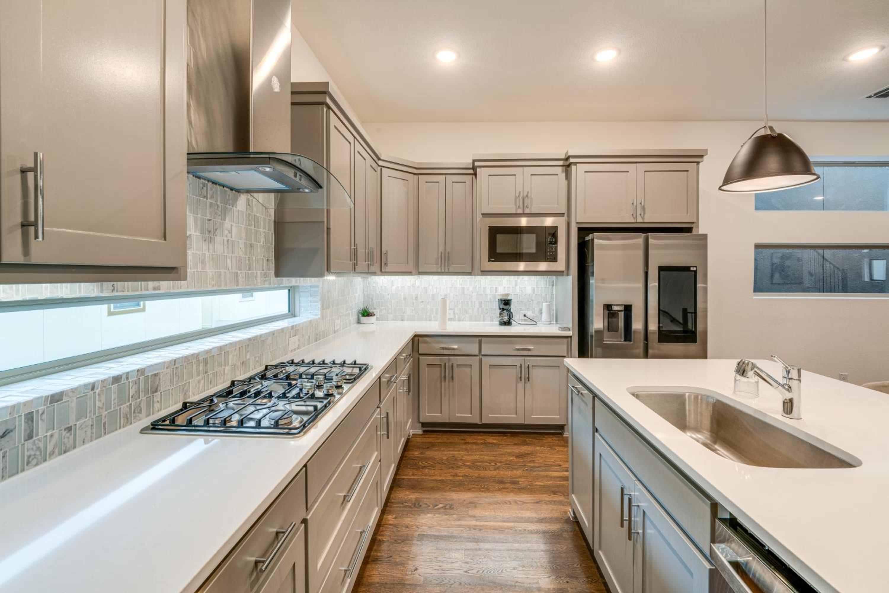 10 Mi to Dtwn Dallas Sleek Retreat with Balcony