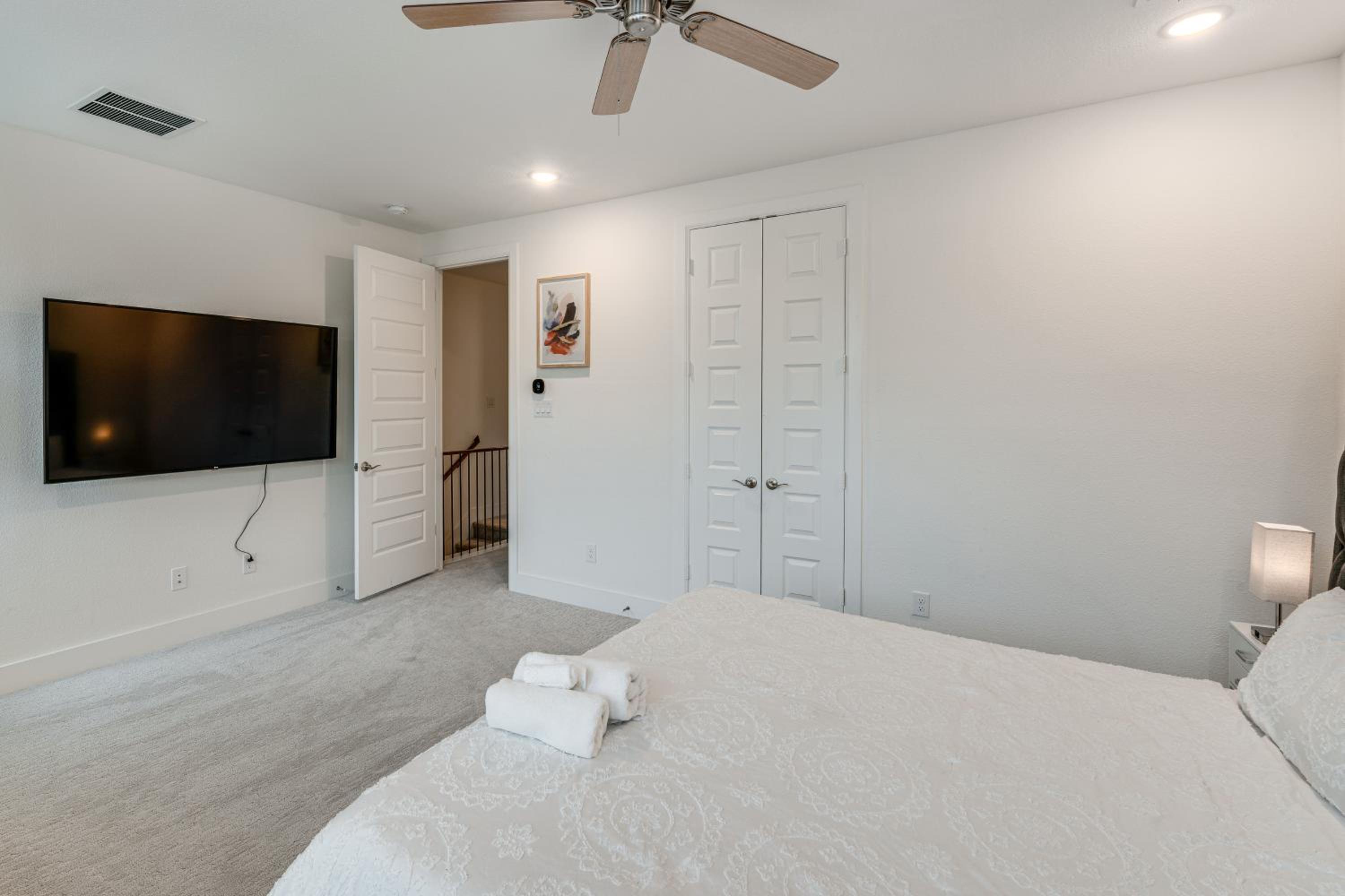 10 Mi to Dtwn Dallas Sleek Retreat with Balcony