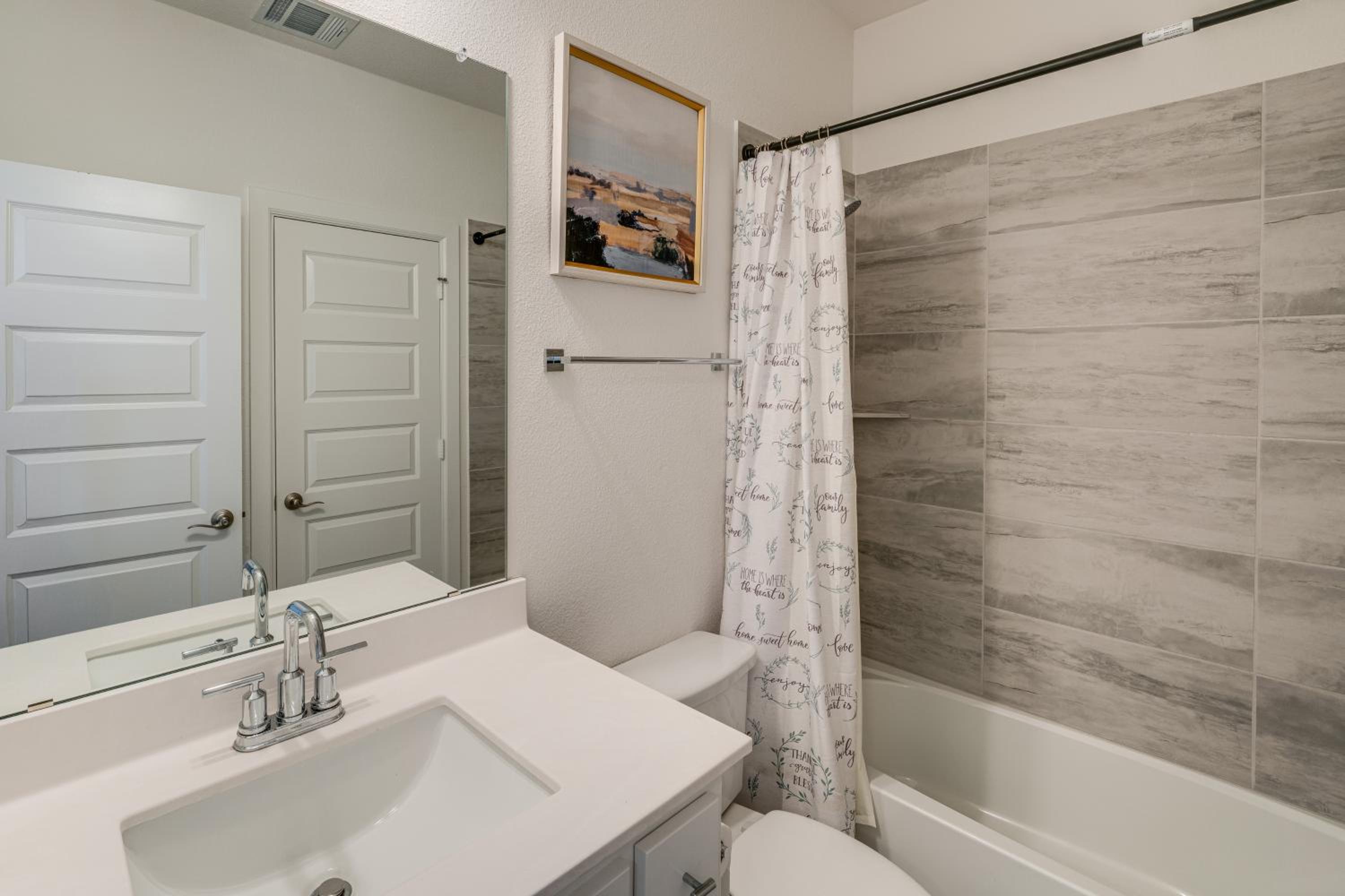 10 Mi to Dtwn Dallas Sleek Retreat with Balcony