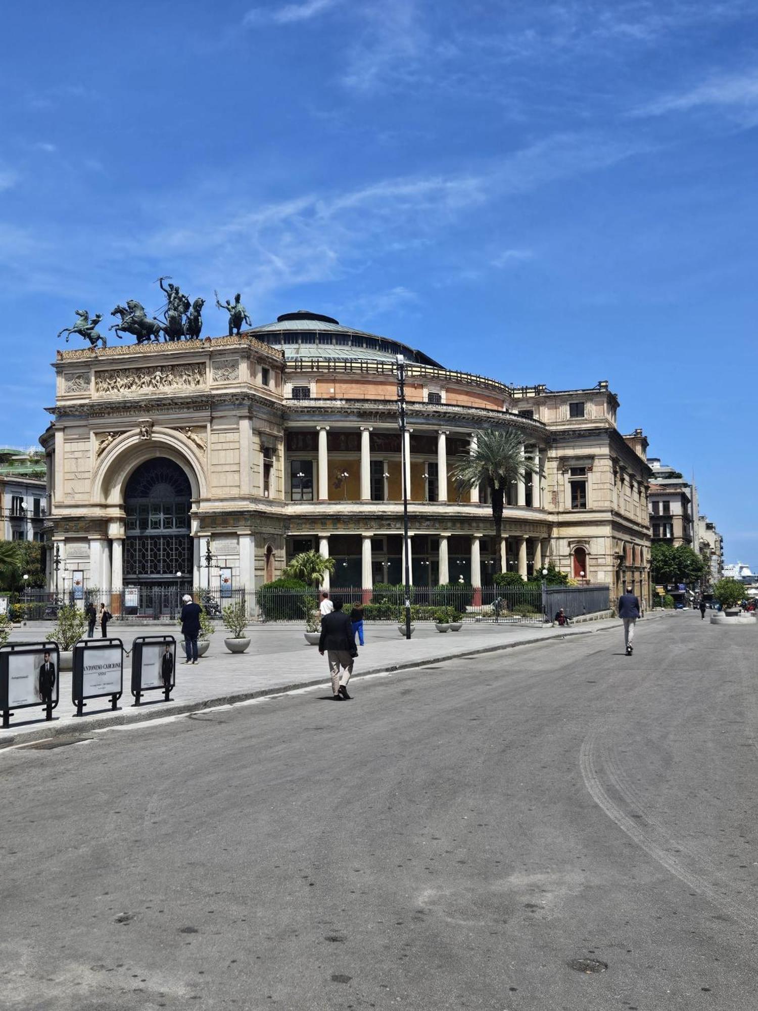La loggia Apartment