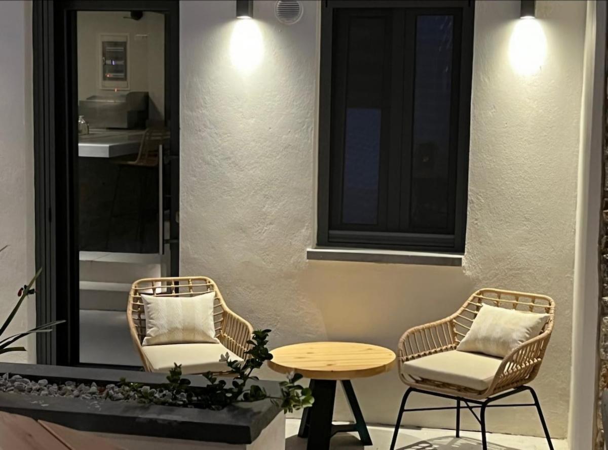 Venetian gem in neapolitan with private courtyard
