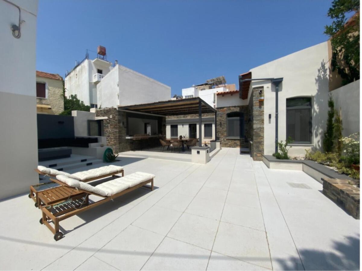 Venetian gem in neapolitan with private courtyard