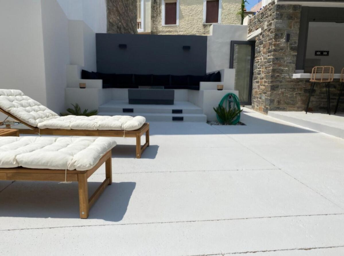 Venetian gem in neapolitan with private courtyard