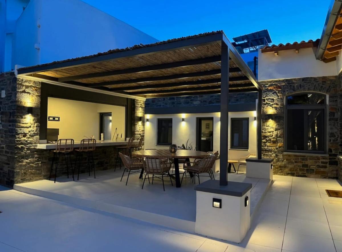 Venetian gem in neapolitan with private courtyard